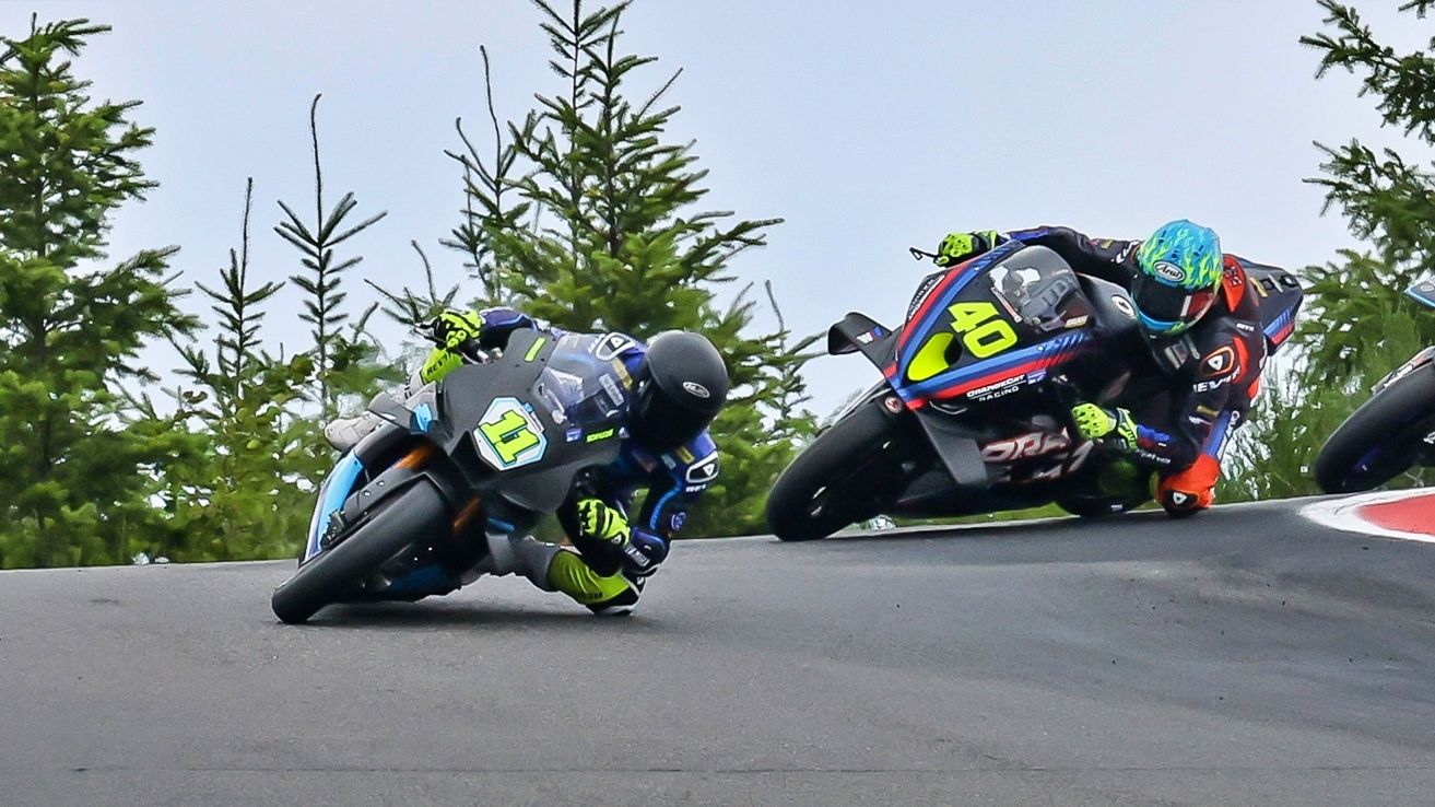 Mathew Scholtz ha recuperado el liderato del MotoAmerica Superbike ante Sean Dylan Kelly