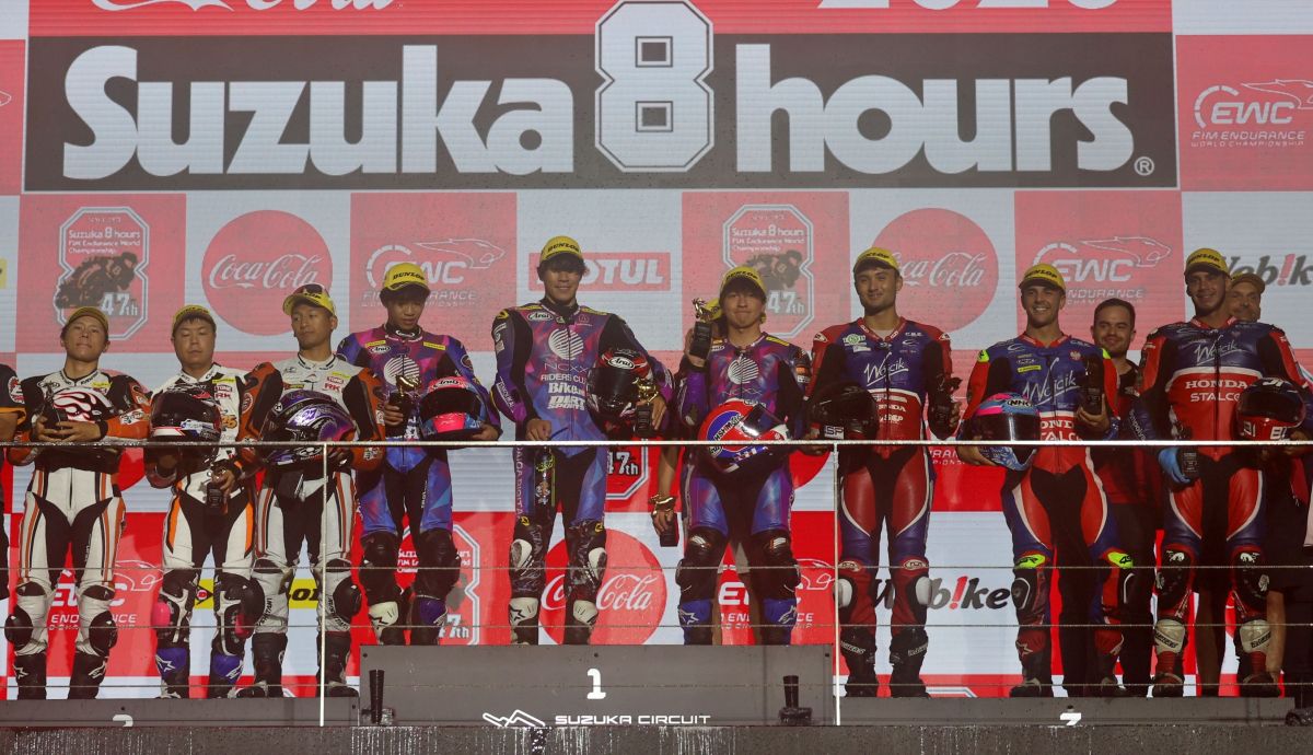 NCXX ganó en Superstock con podio del Wojcik de Jordi Torres y Óscar Gutiérrez