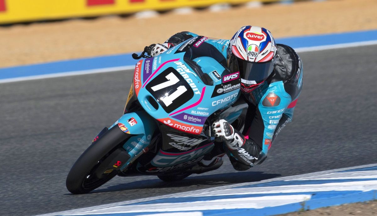 Carlos Cano se impuso en la primera carrera