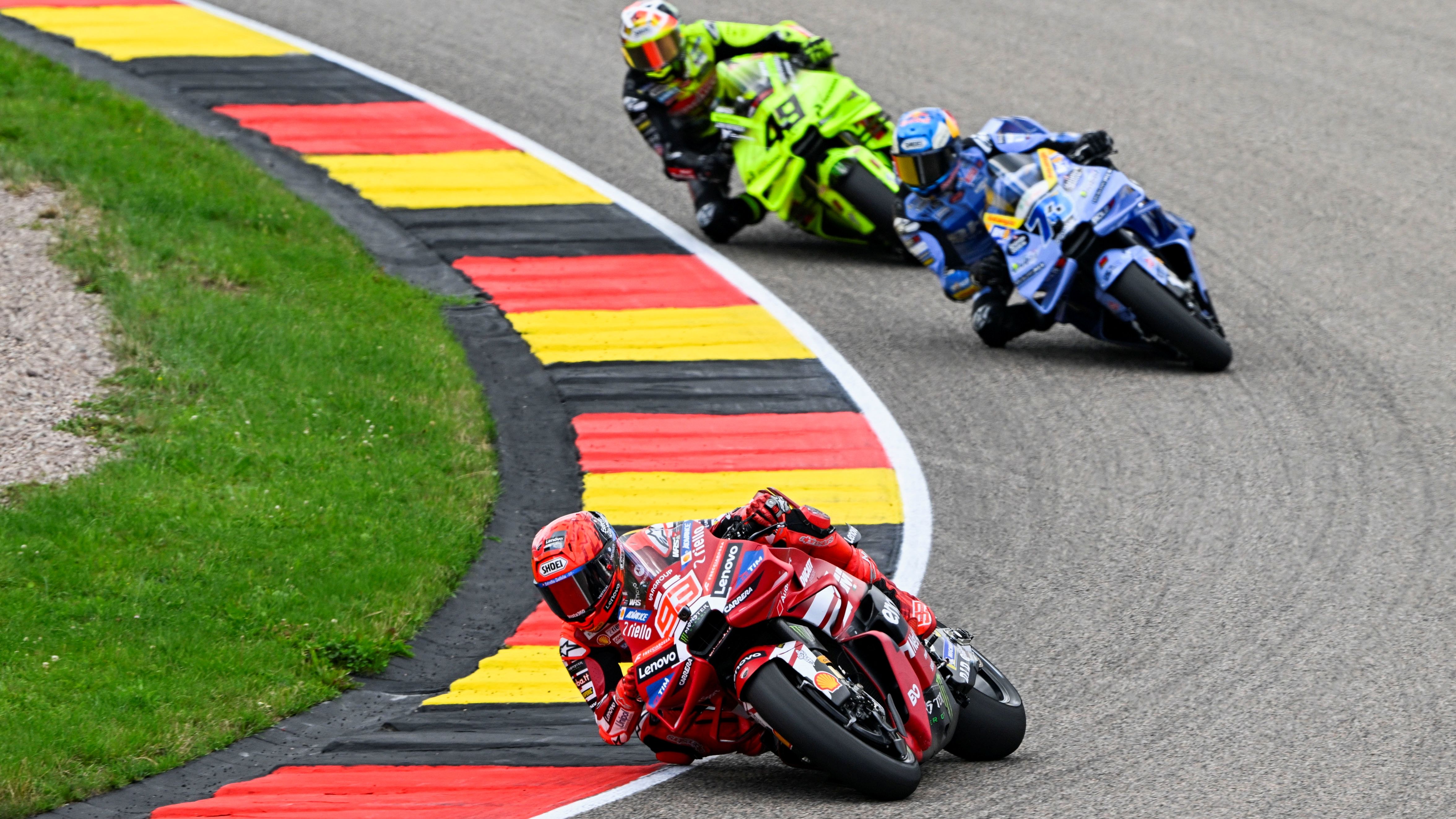 Marc Márquez ha ganado el Sprint de Sachsenring ante Álex Márquez y Fabio Di Giannantonio