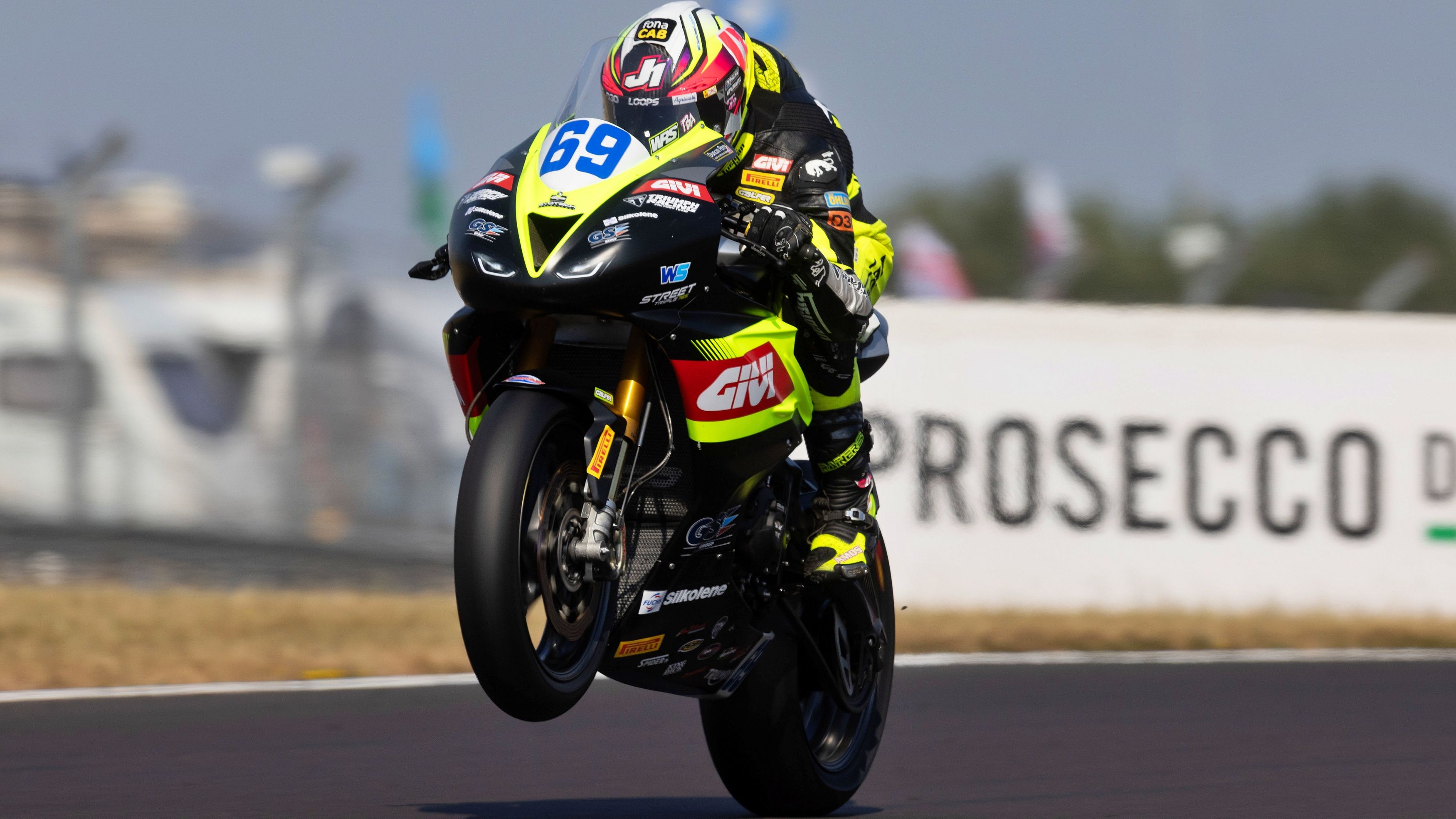 Tom Booth Amos no ha tenido rival en Donington