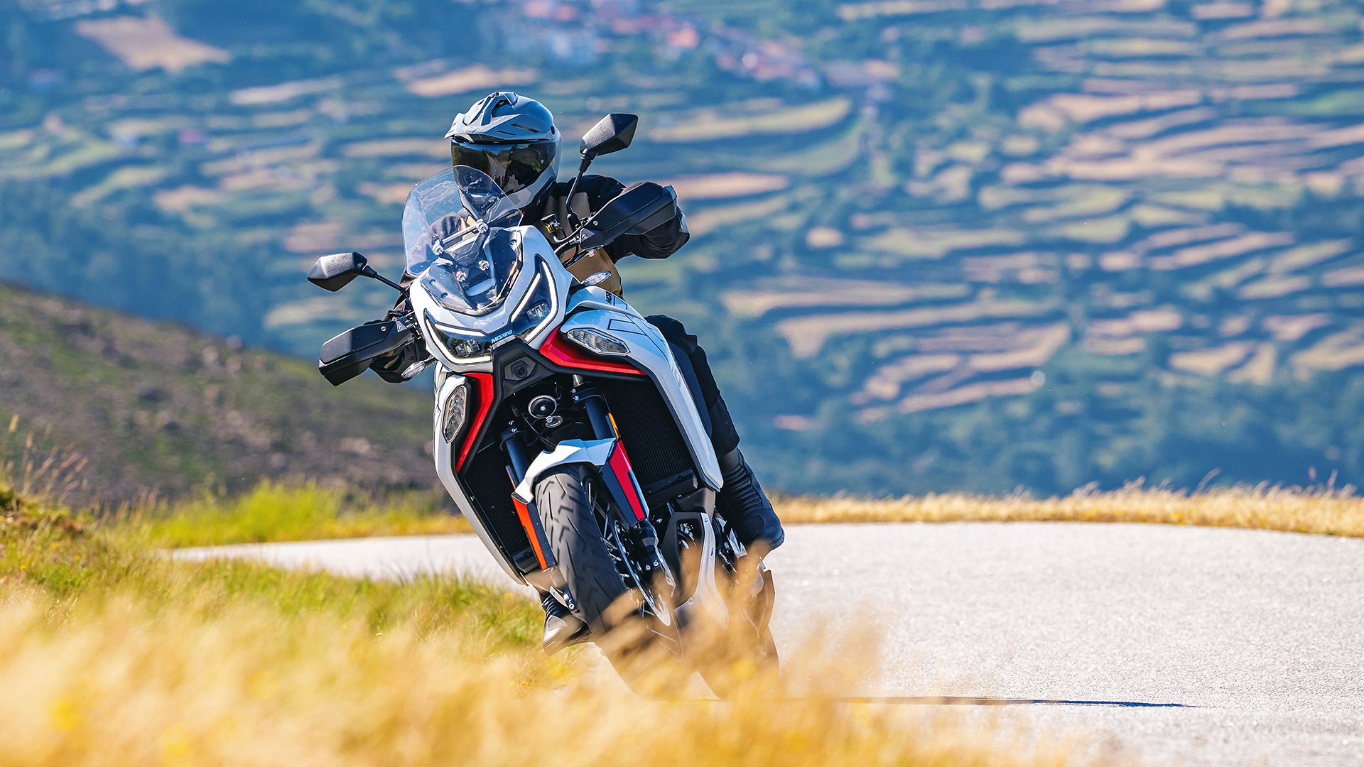 Moto Morini X Cape 1200 2026 Accion (31)