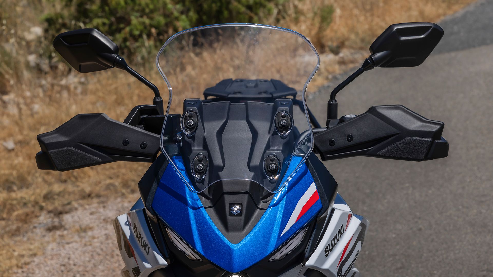 Suzuki SV7 GX 2026 Detalles (3)
