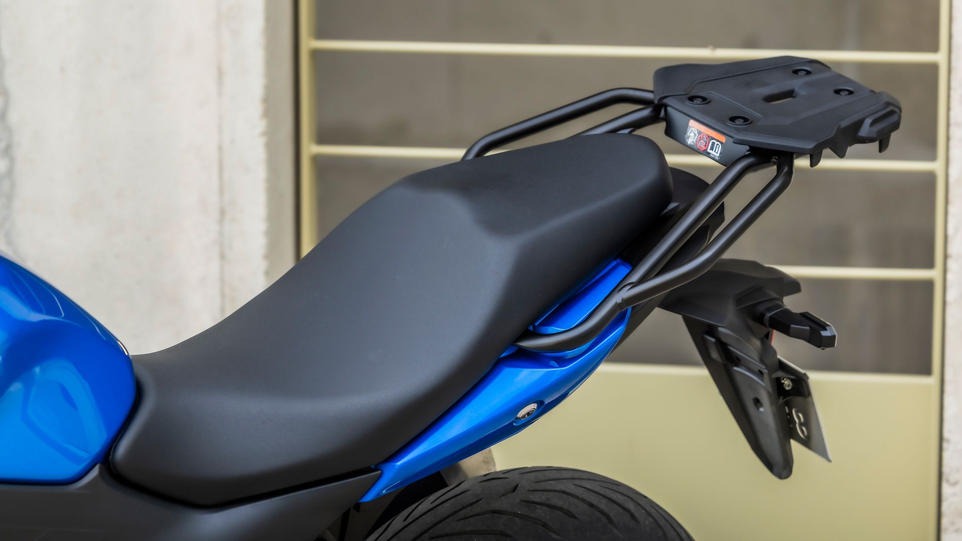 Suzuki SV7 GX 2026 Detalles (17)