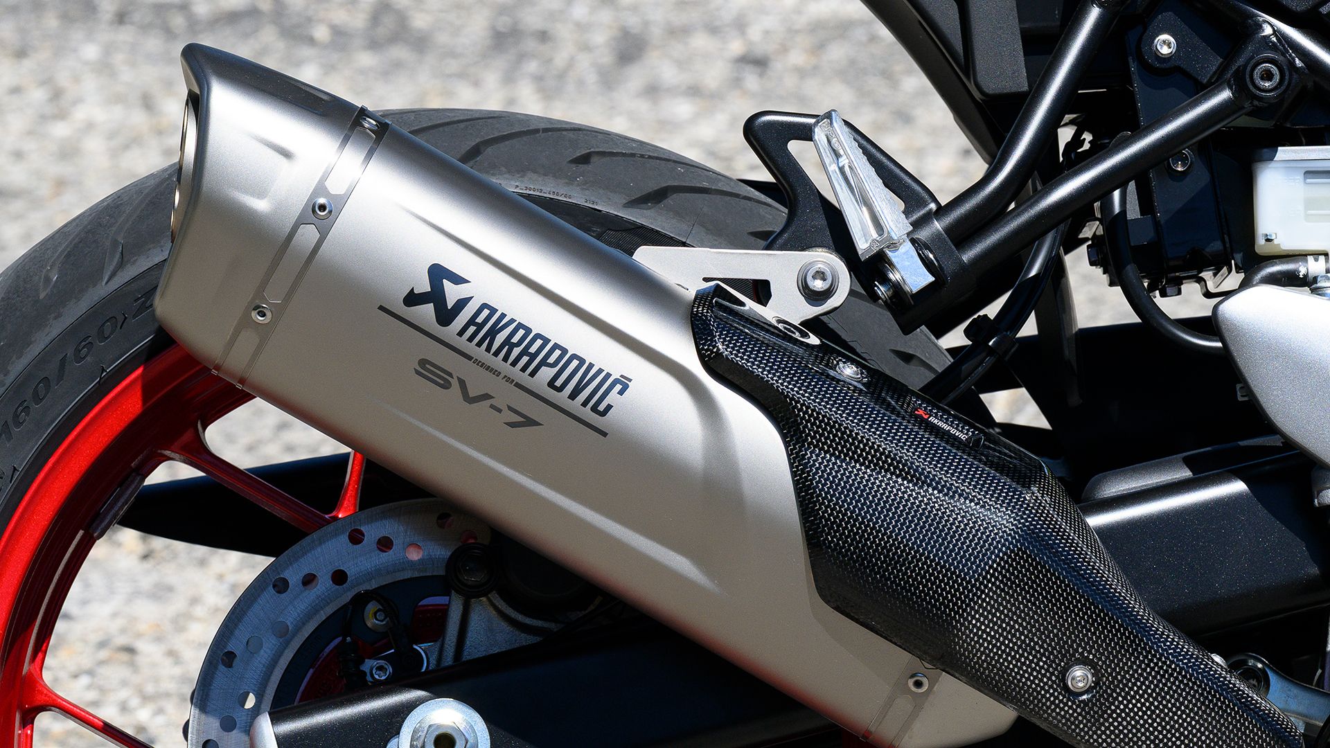 Suzuki SV7 GX 2026 Detalles (26)