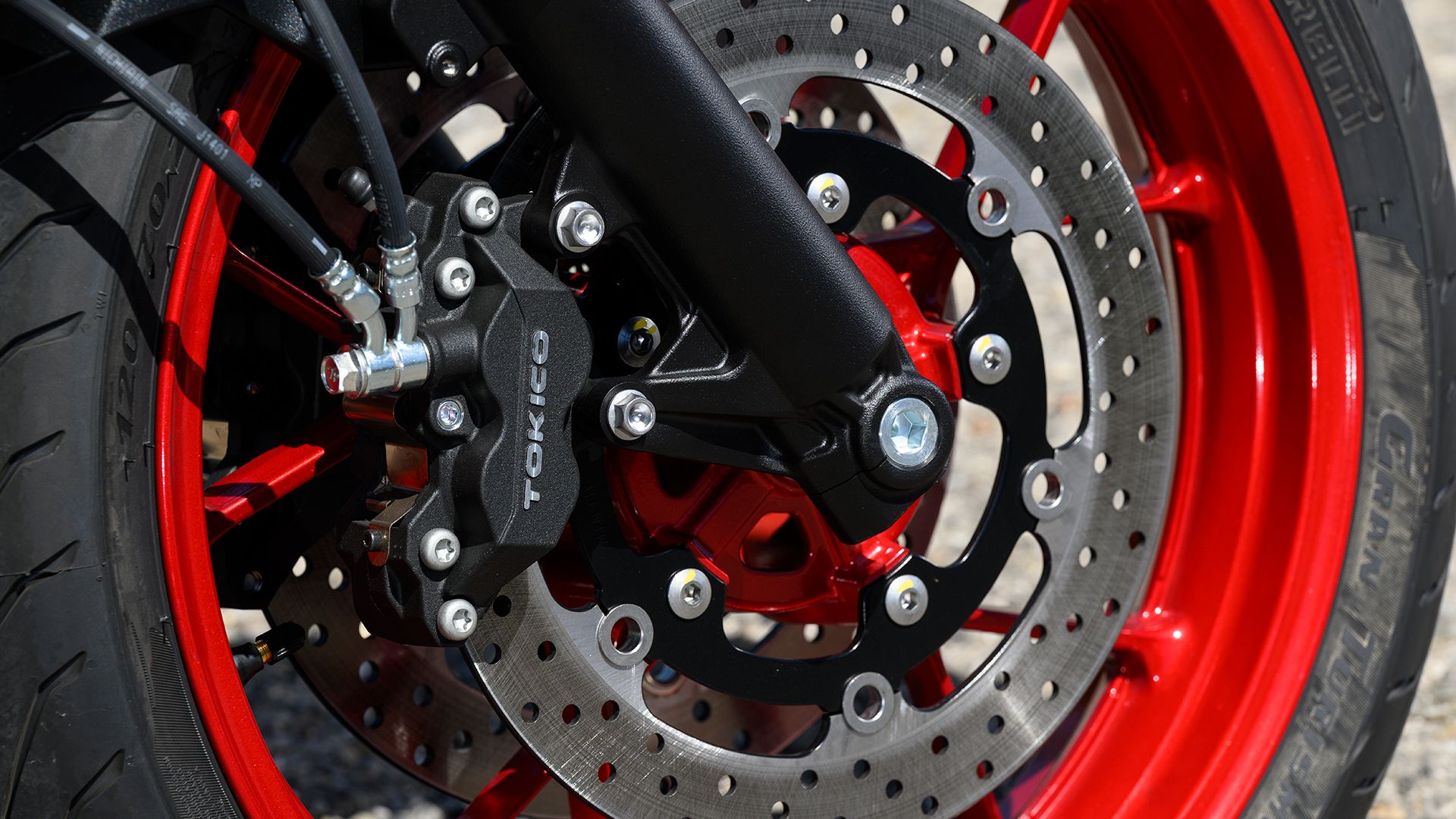 Suzuki SV7 GX 2026 Detalles (30)