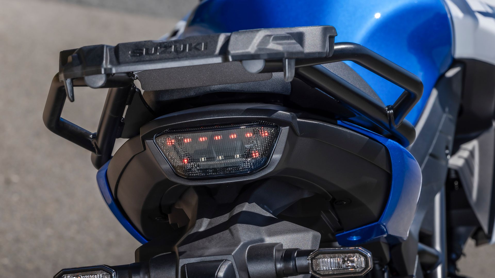 Suzuki SV7 GX 2026 Detalles (41)