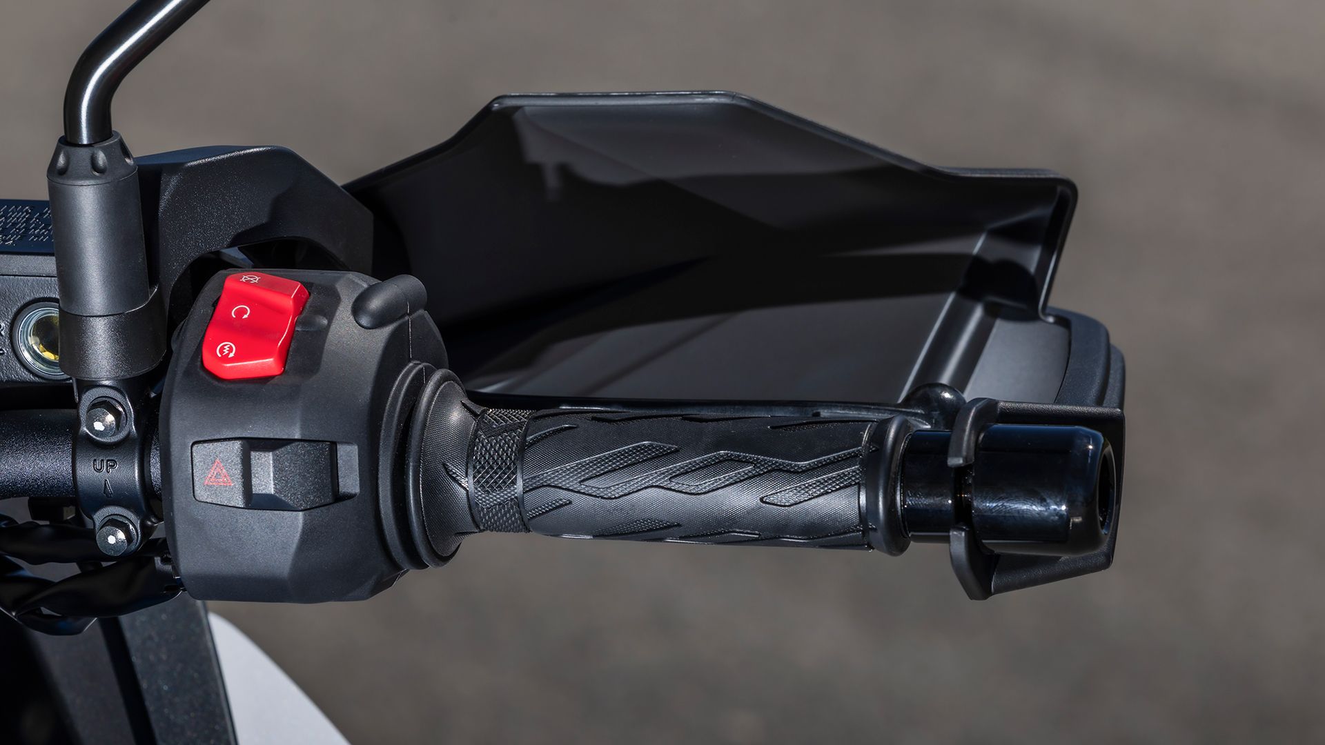 Suzuki SV7 GX 2026 Detalles (43)
