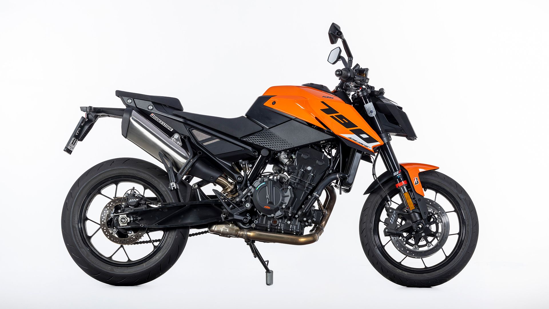 KTM 790 Duke 2026 Estudio (1)