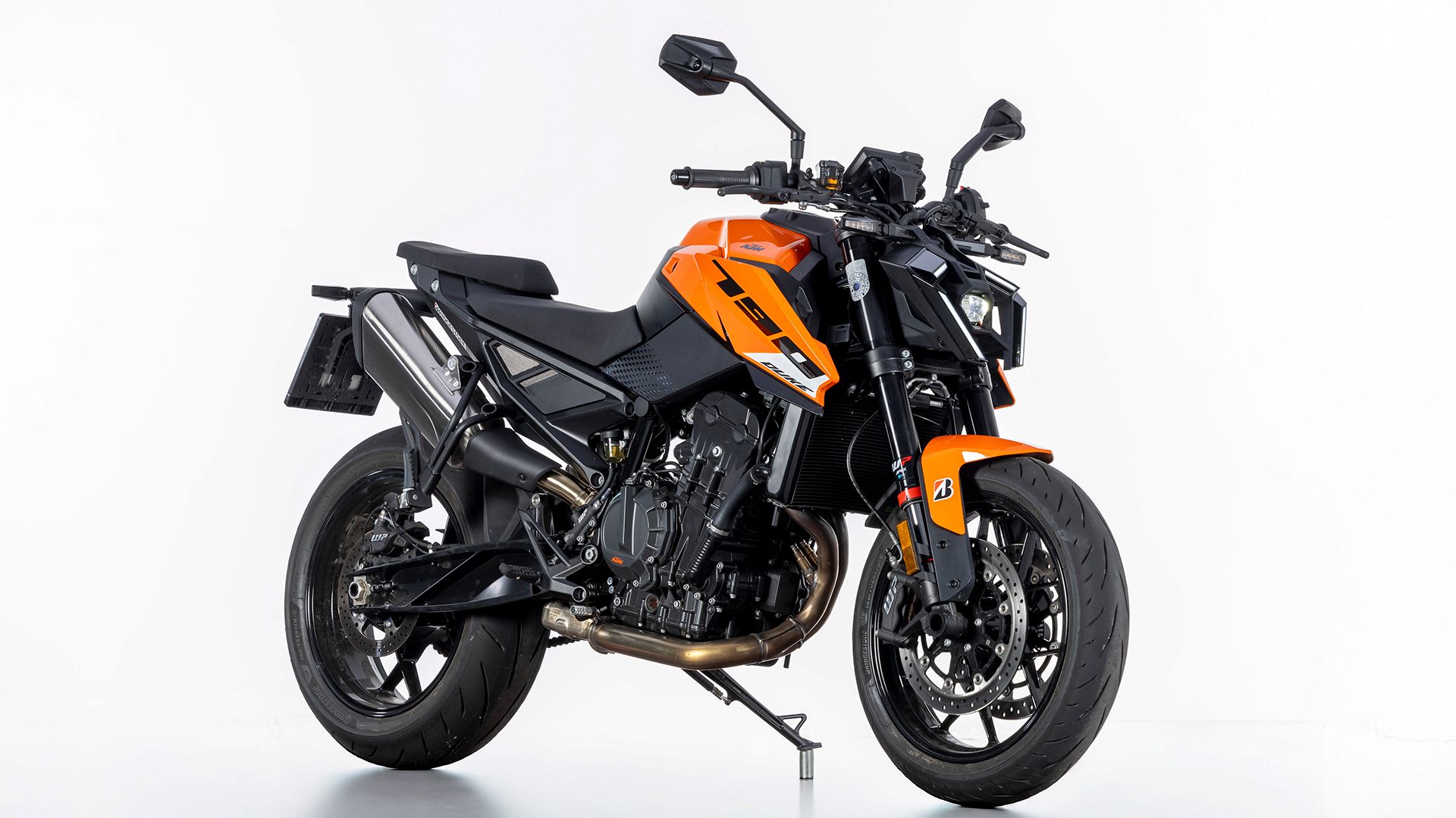 KTM 790 Duke 2026 Estudio (2)