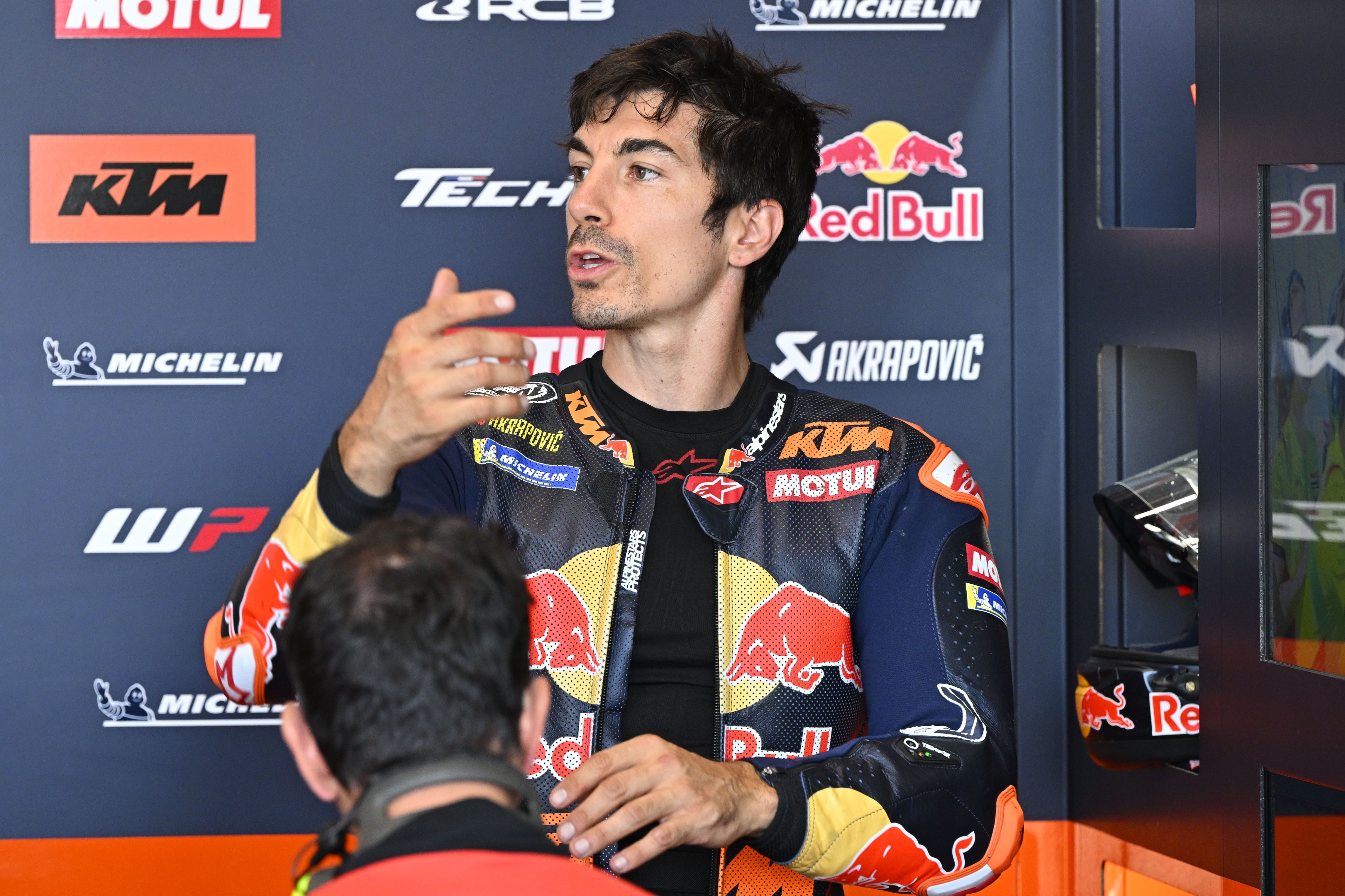 Maverick Viñales desvela que se plantea operarse con el mismo médico de Marc Márquez