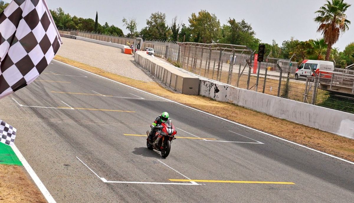 FR Moto cruza la meta victorioso en las 24 horas Barcelona Catalunya 2026