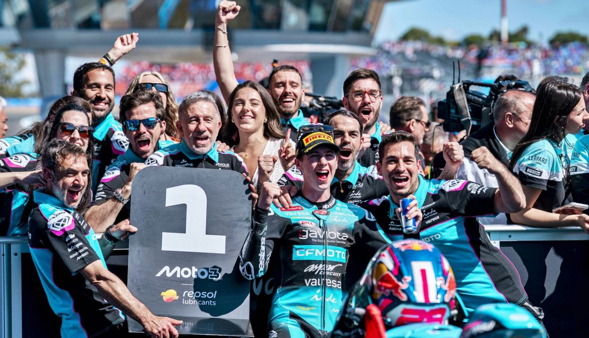 Máximo Quiles y el Aspar Team celebran una de sus victorias en Moto3 2026