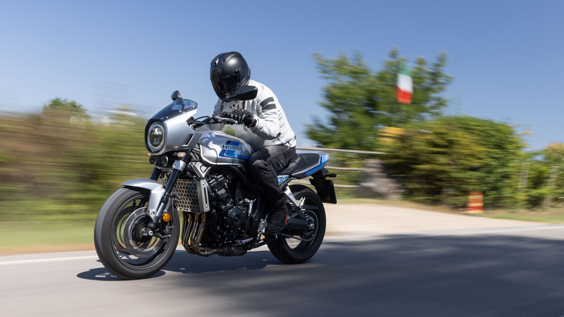Honda CB1000F 2026 Accion (3) Honda CB1000F 2026 Accion (3)