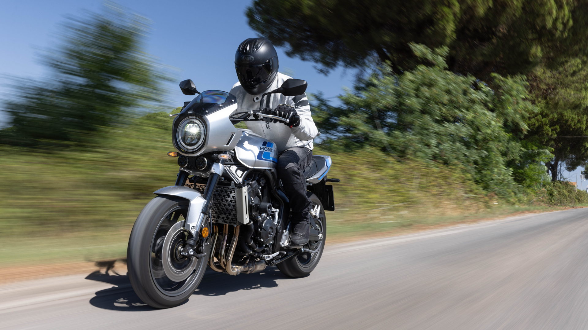 Honda CB1000F 2026 Accion (5)