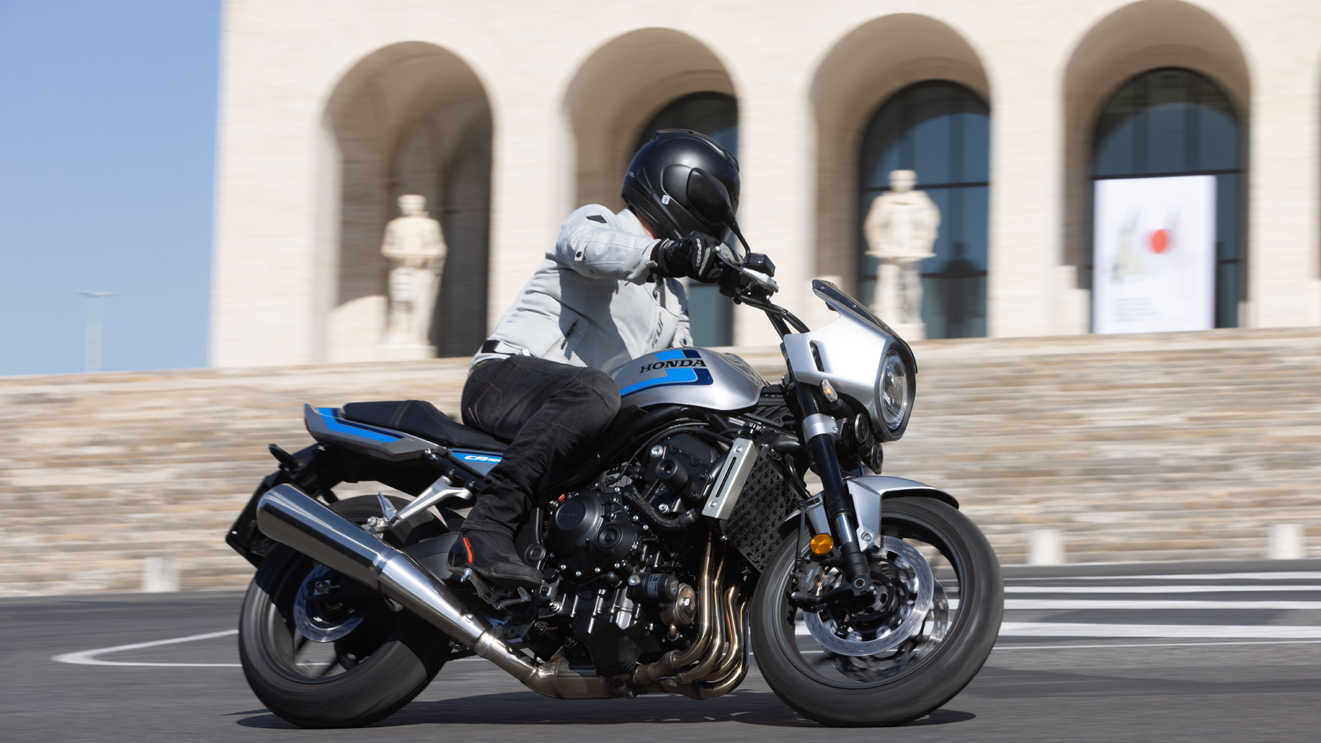 Honda CB1000F 2026 Accion (7)