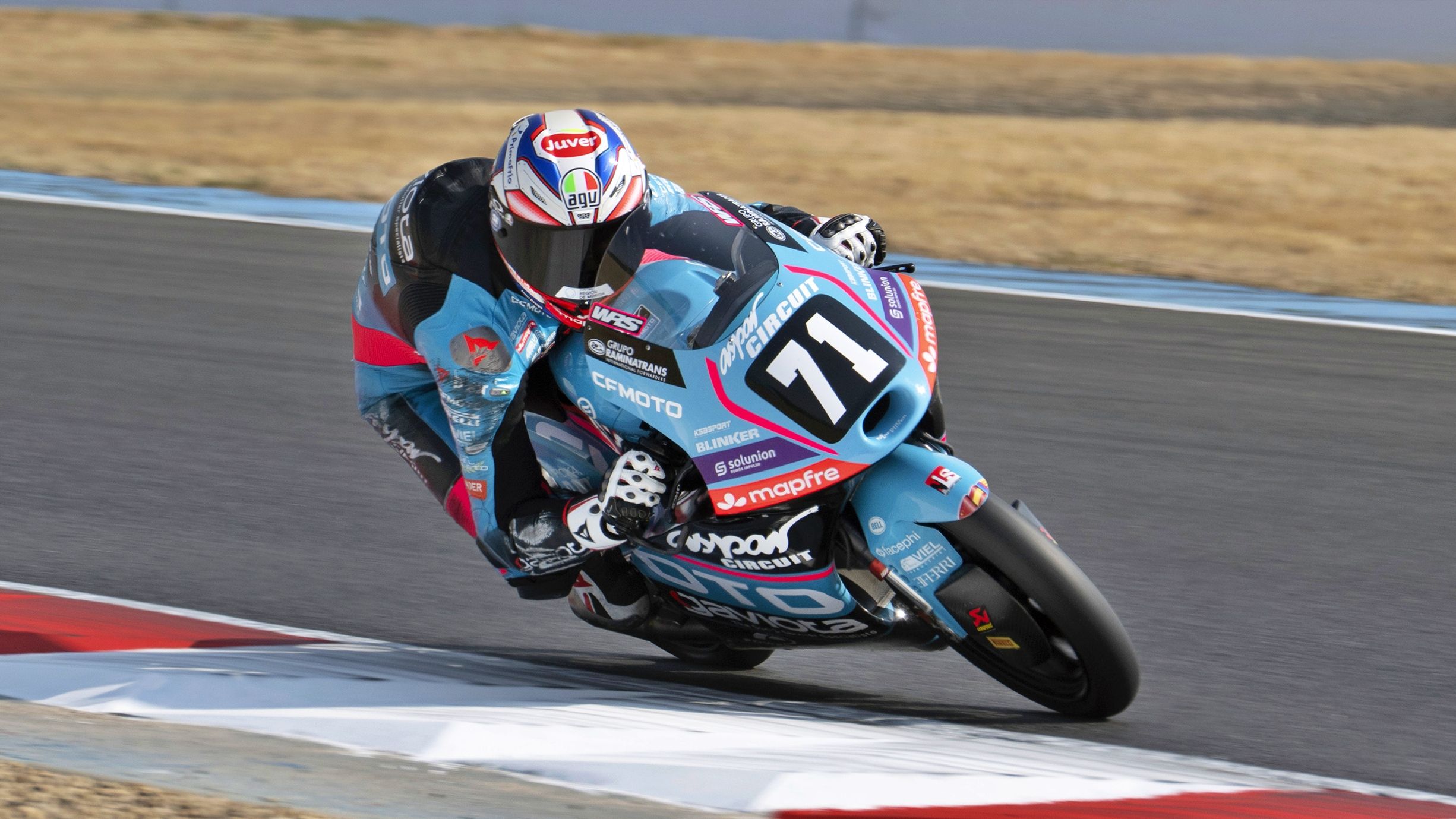 Carlos Cano ya es líder en solitario del Mundial Junior de Moto3 tras ganar en Magny Cours