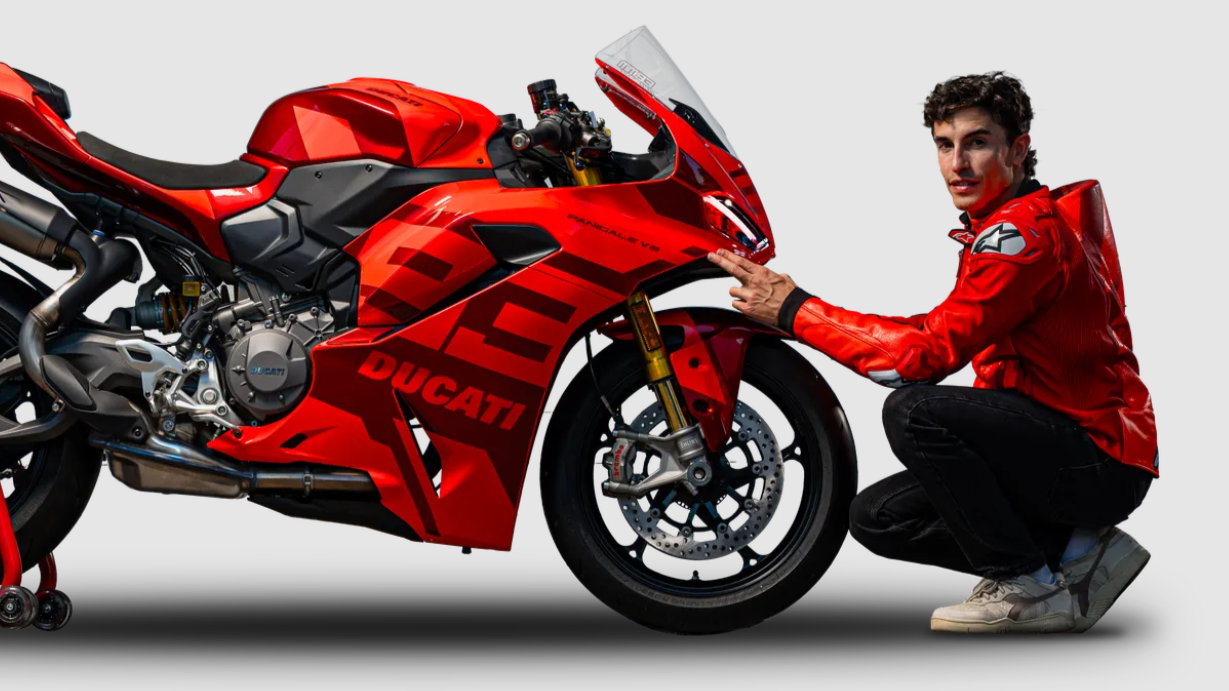 Gana una Ducati Panigale V2 y entrena con Marc Márquez en circuito con este sorteo