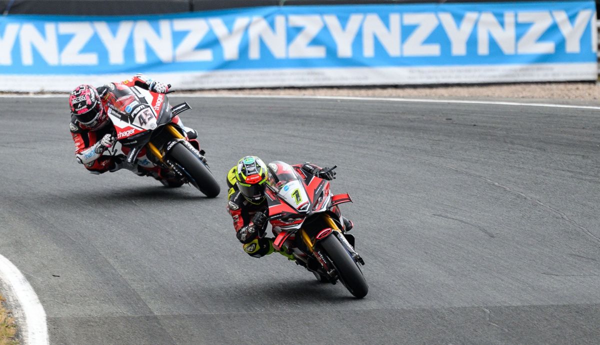 Kyle Ryde contiene a Scott Redding para rubricar un domingo perfecto