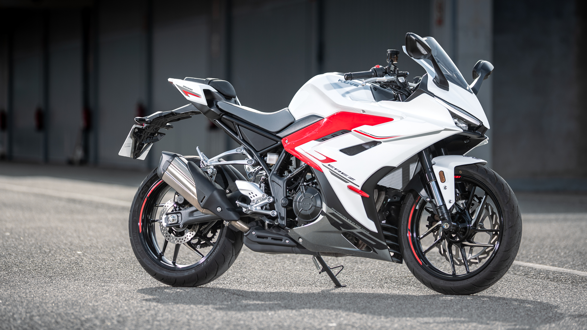 Kove 350RR 2026 Estatica (12)