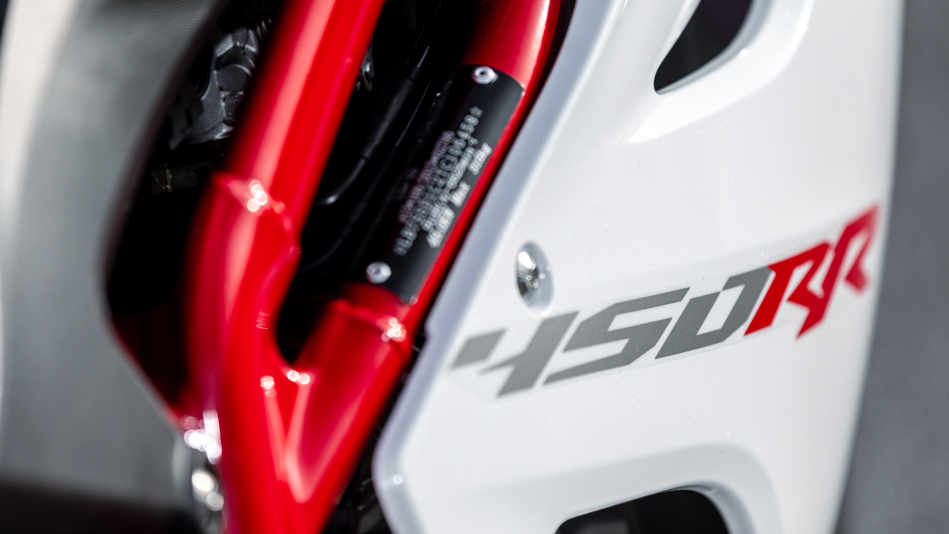 Kove 450RR 2026 Detalles (7)