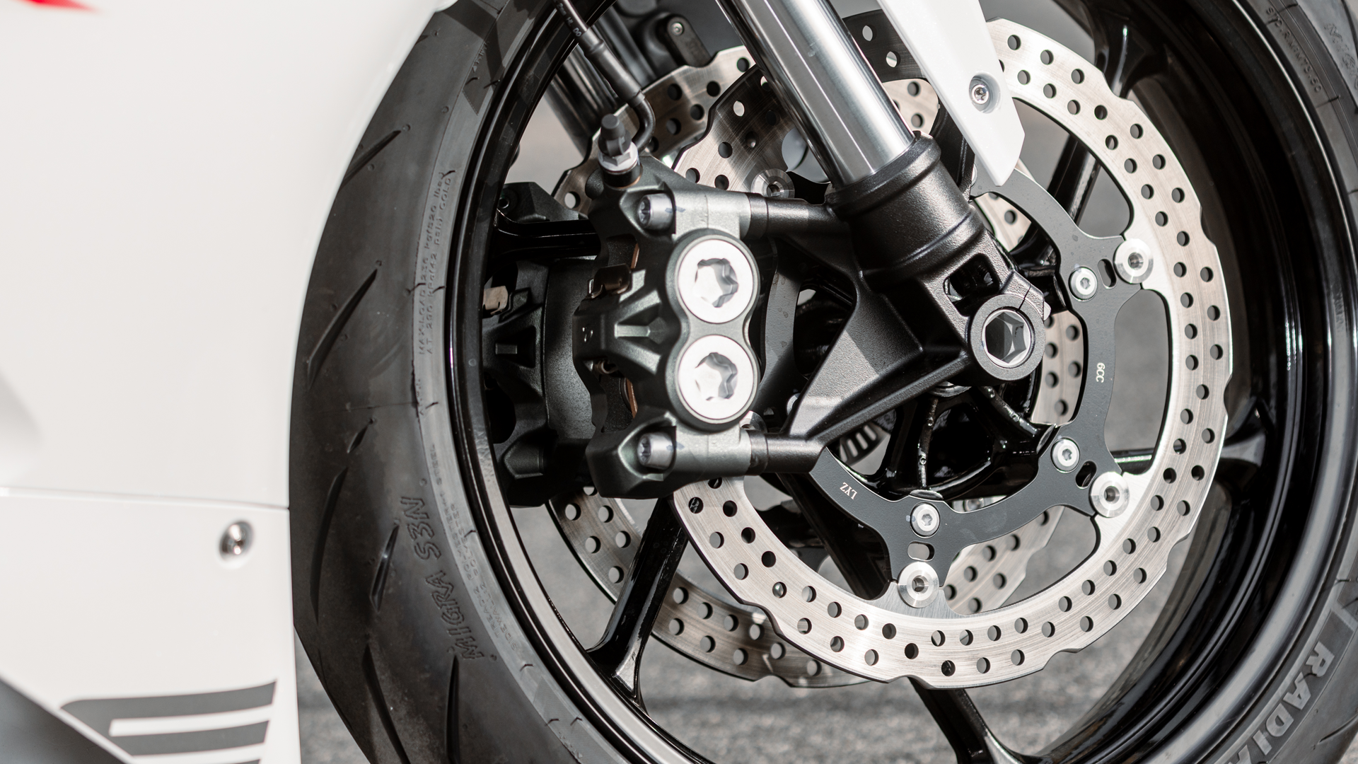 Kove 450RR 2026 Detalles (15)