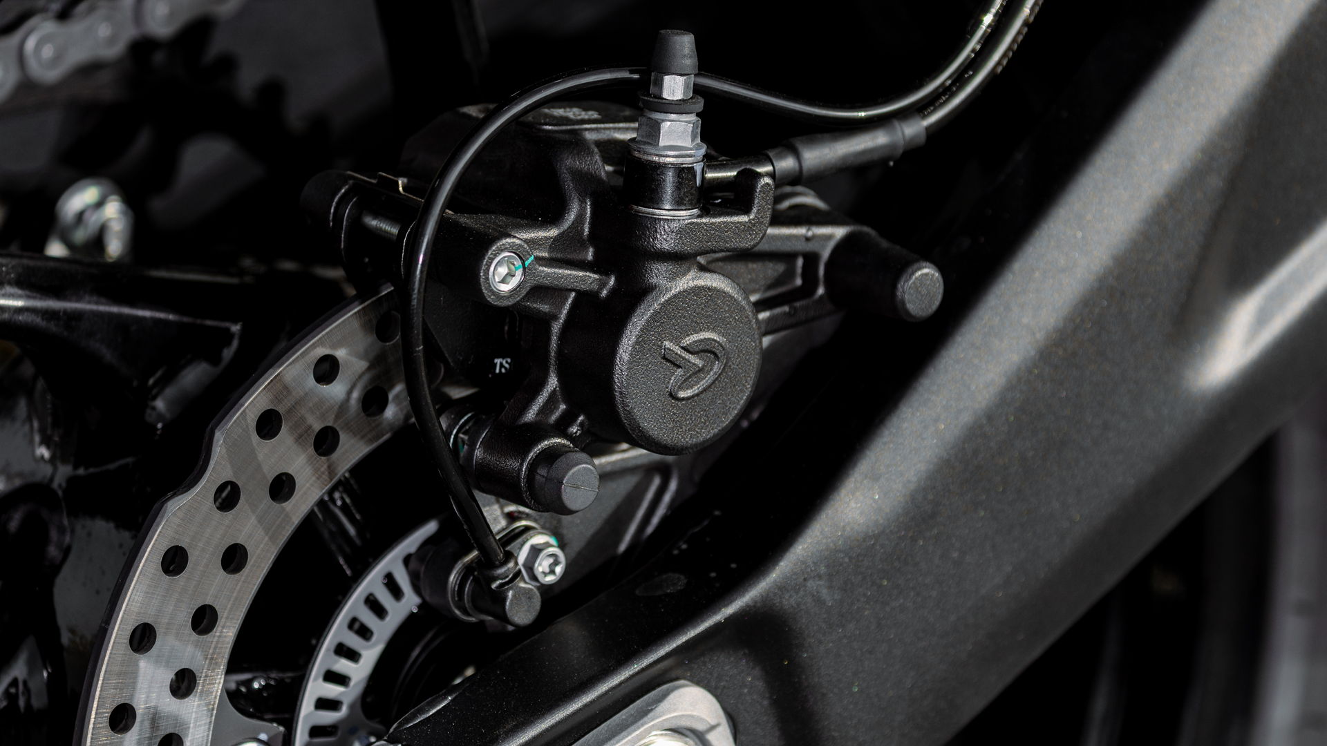 Kove 450RR 2026 Detalles (16)