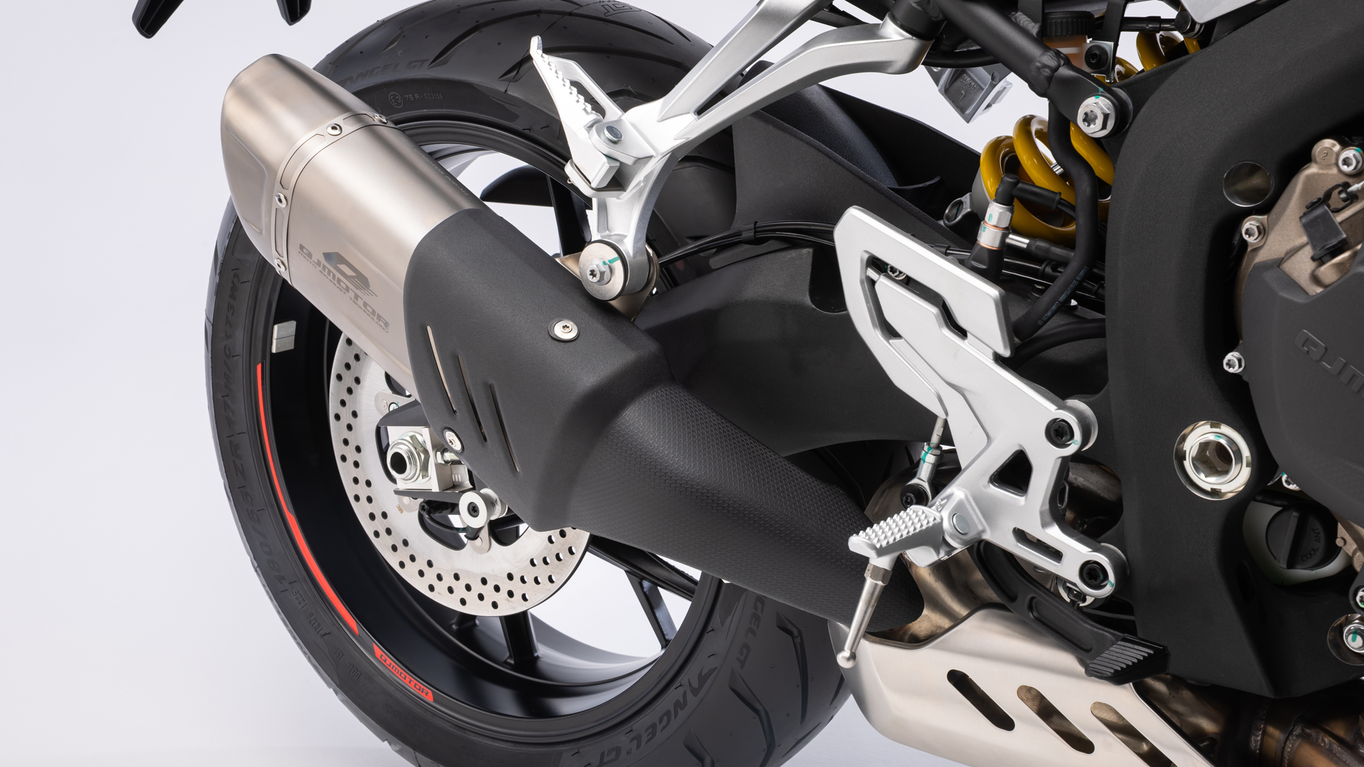 QJMotor SRK 800 206 Detalles (13)