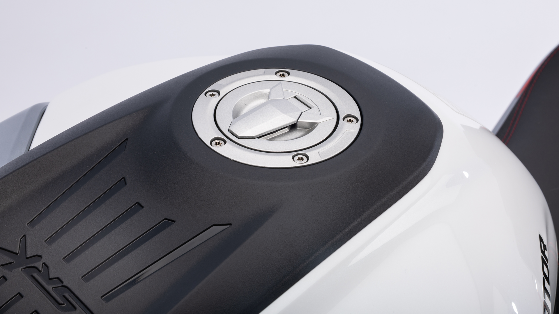 QJMotor SRK 800 206 Detalles (26)