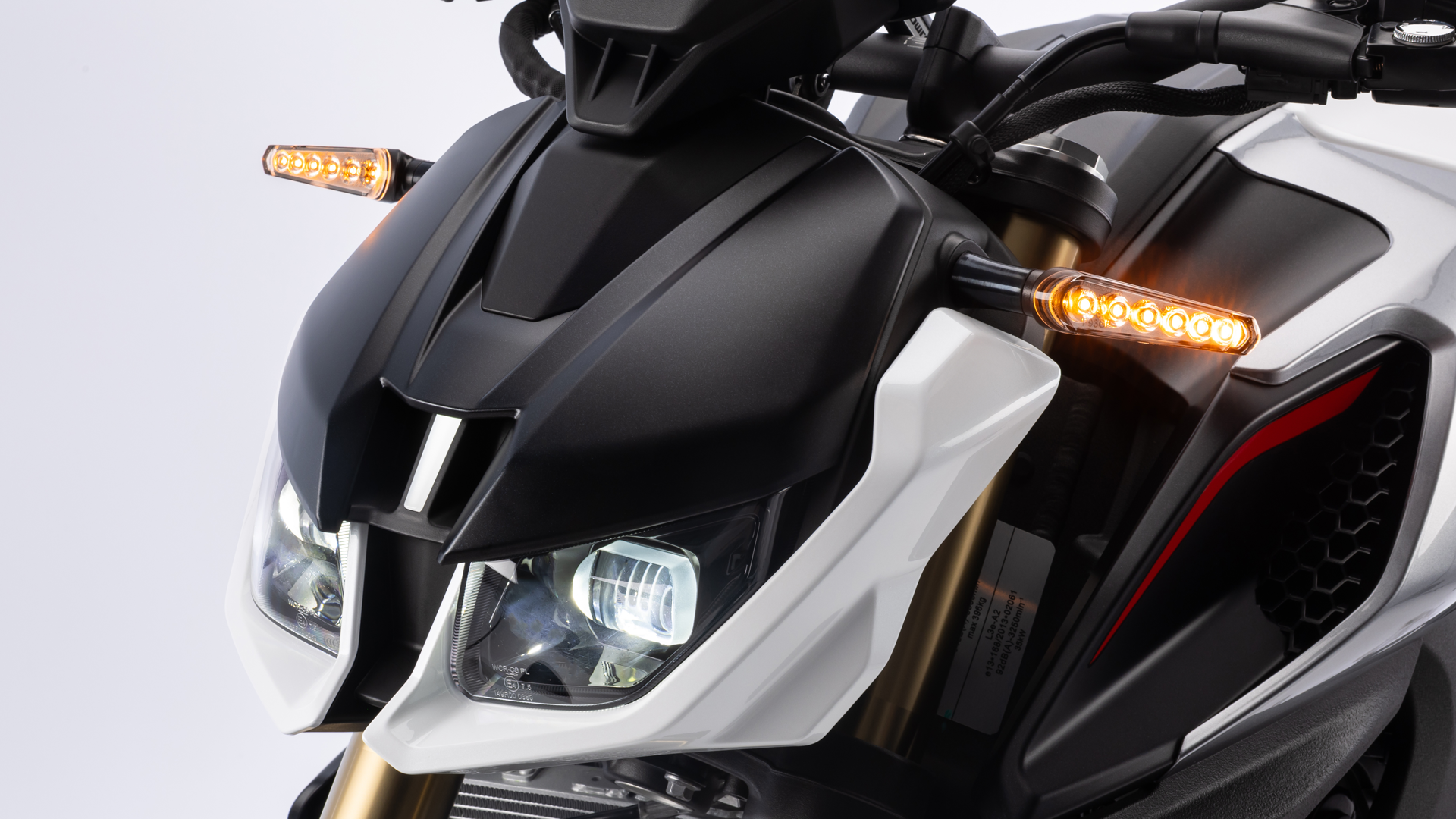 QJMotor SRK 800 206 Detalles (27)