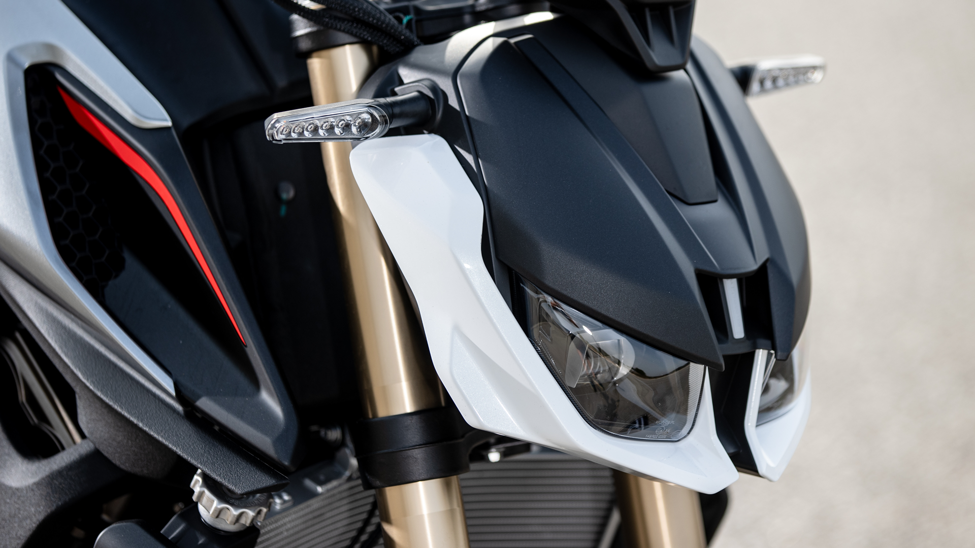 QJMotor SRK 800 206 Detalles (38)