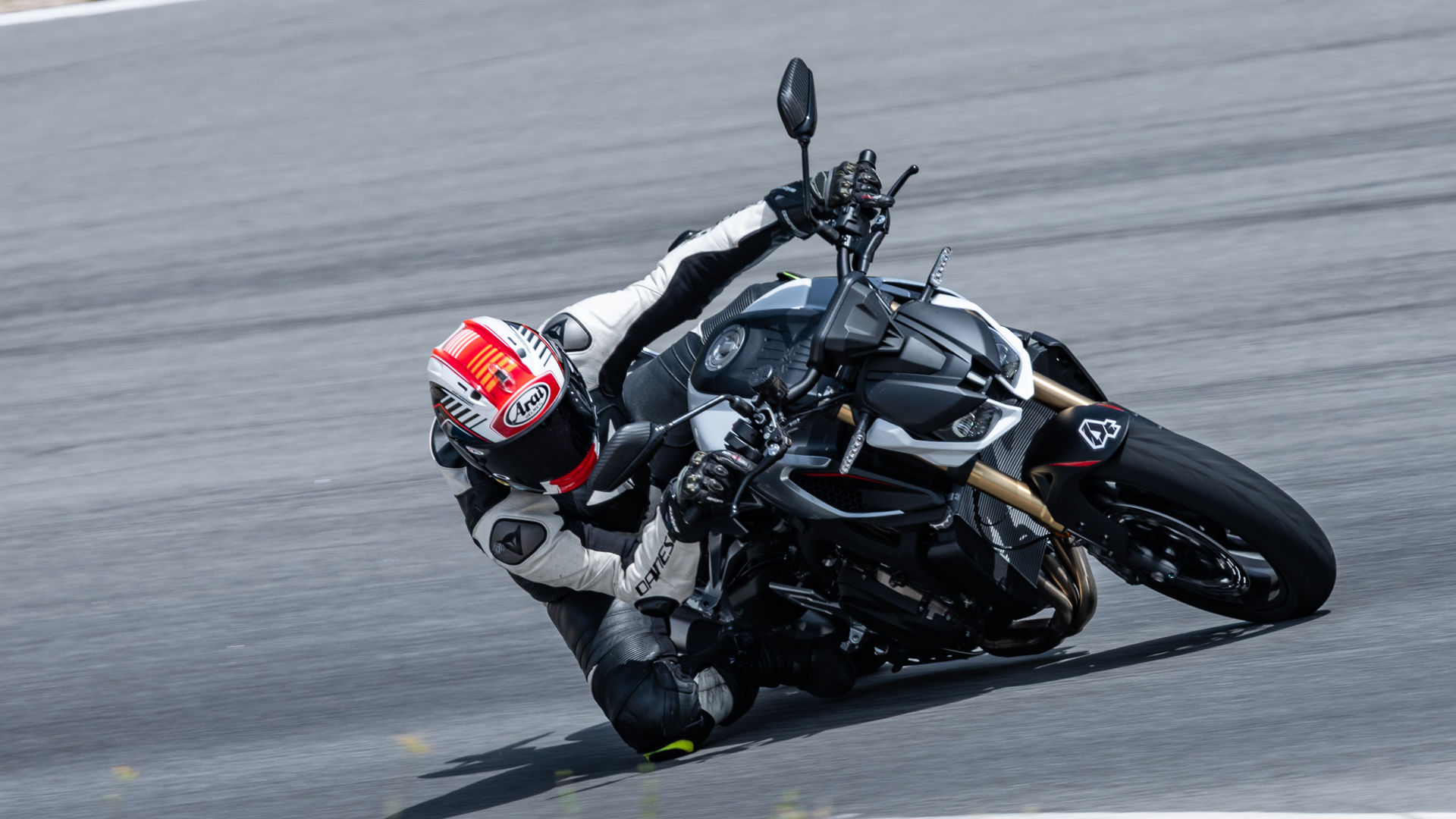 QJMotor SRK800 2026 Accion (7)