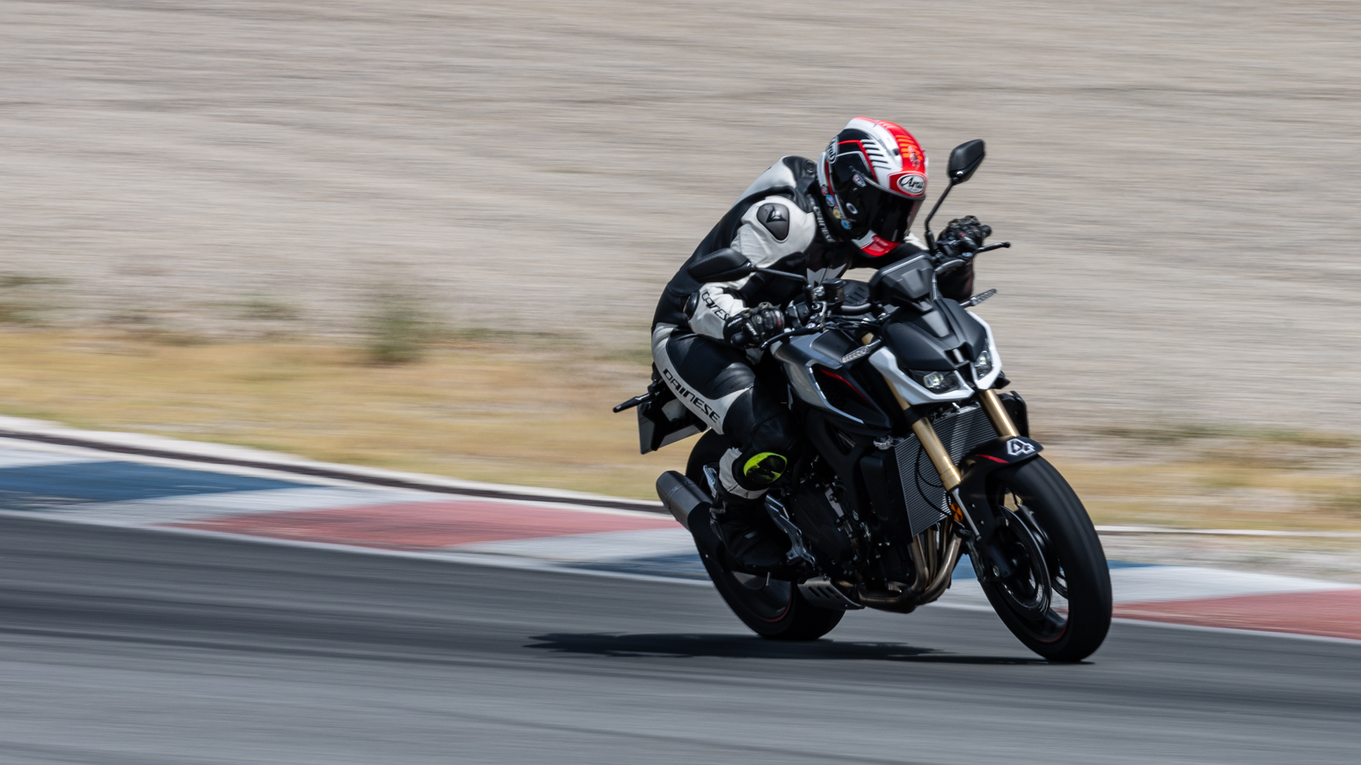 QJMotor SRK800 2026 Accion (10)