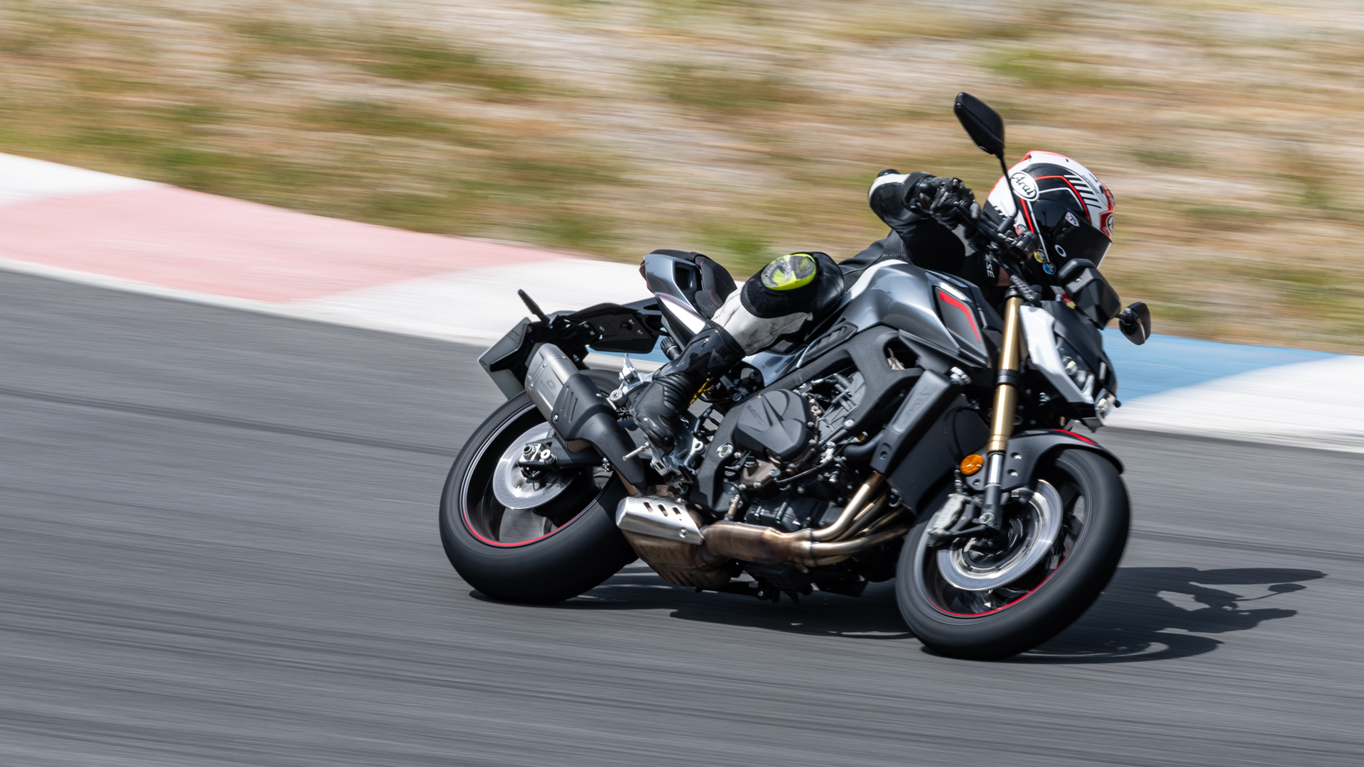 QJMotor SRK800 2026 Accion (11)