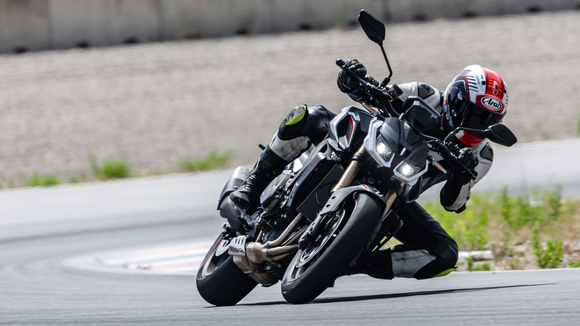 QJMotor SRK800 2026 Accion (13)