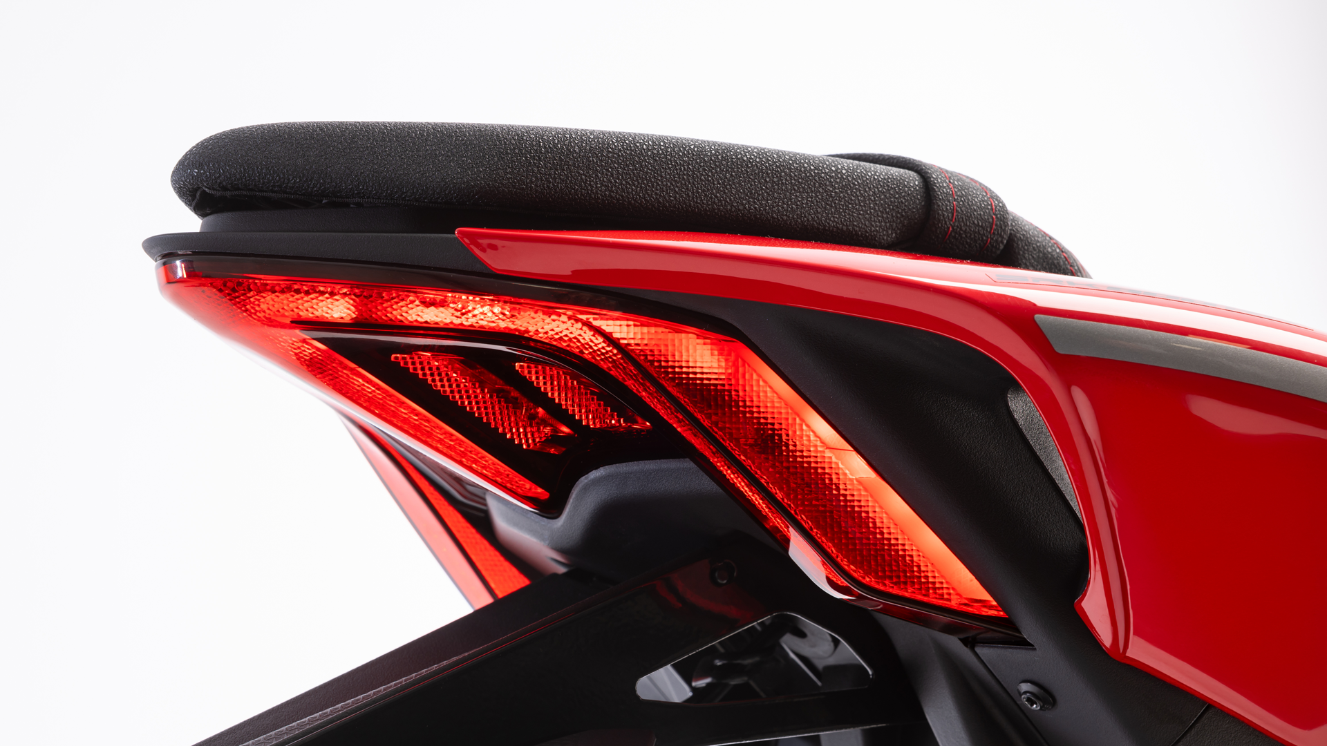 QJMotor SRK 800RR 2026 Detalles (13)