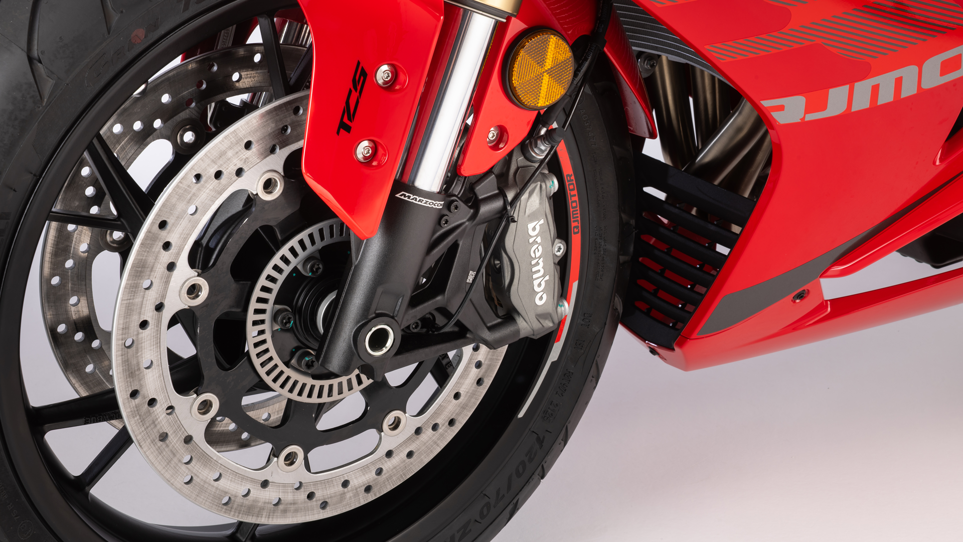 QJMotor SRK 800RR 2026 Detalles (15)