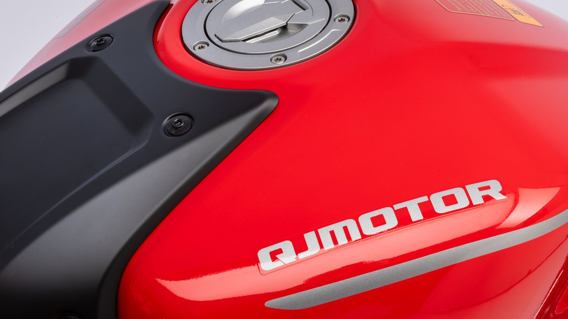 QJMotor SRK 800RR 2026 Detalles (21)