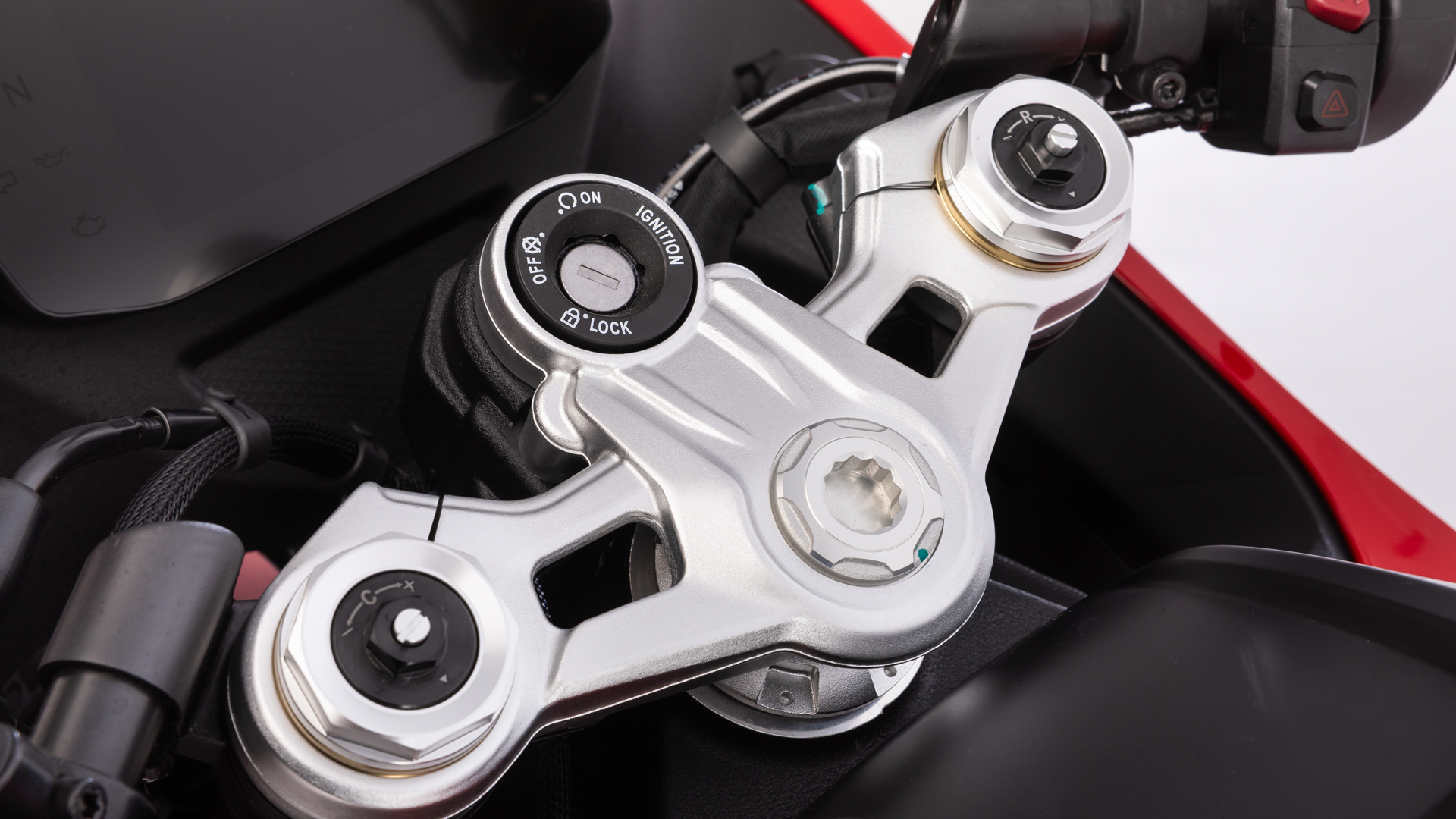 QJMotor SRK 800RR 2026 Detalles (23)