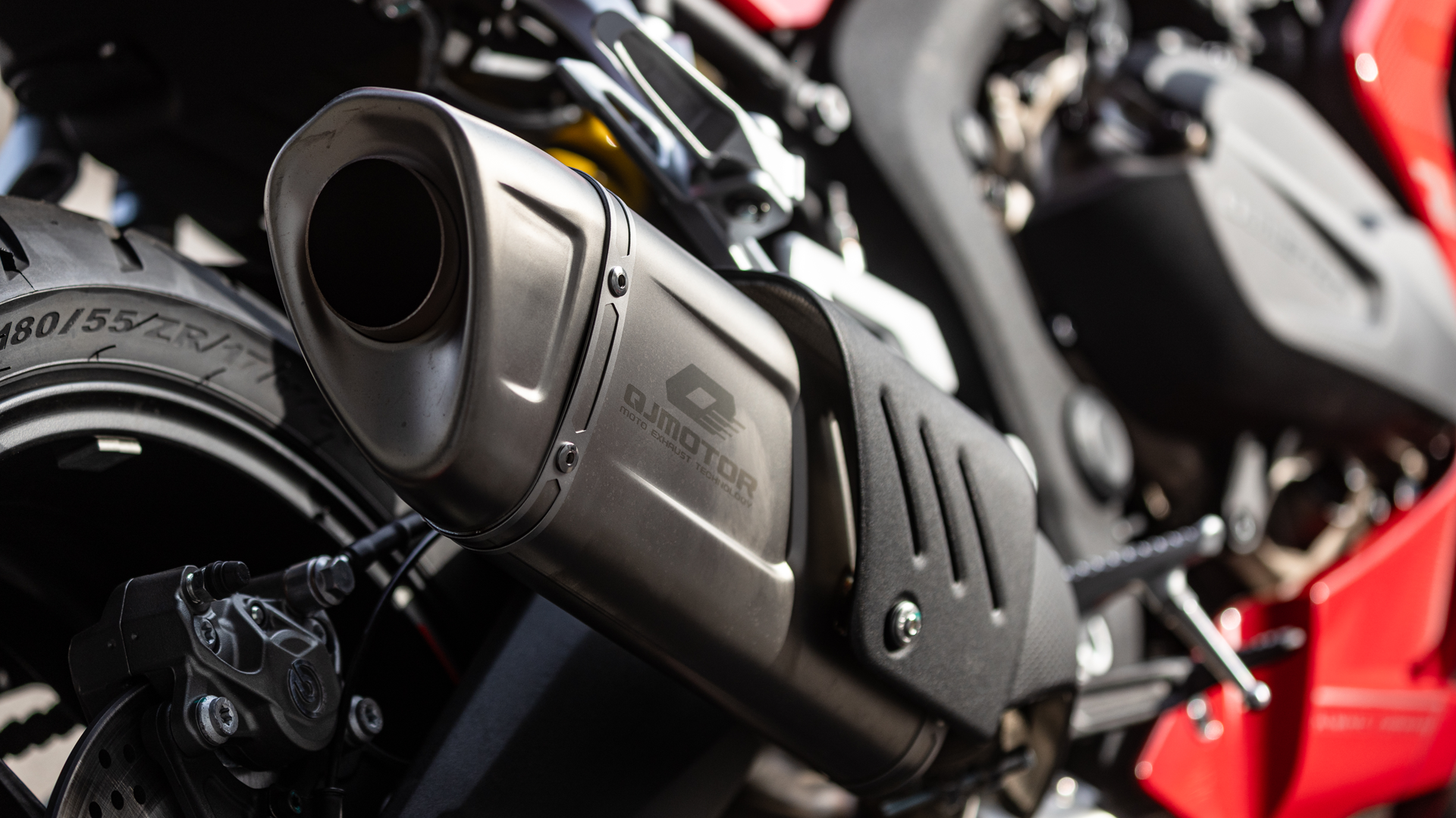 QJMotor SRK 800RR 2026 Detalles (33)