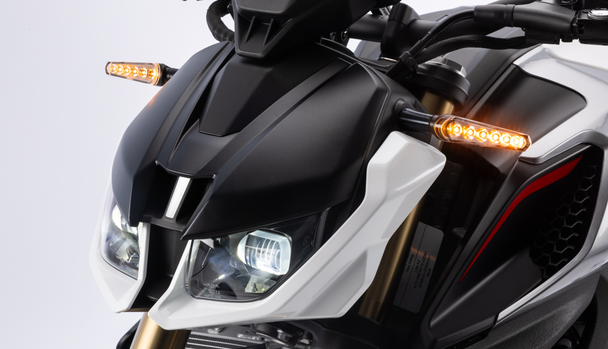 QJMotor SRK 800 206 Detalles (27)