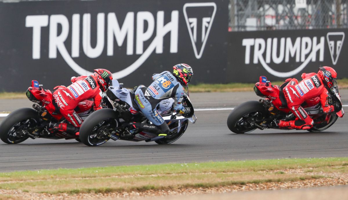 Marc Márquez, Álex Márquez y Pecco Bagnaia en la pasada carrera de MotoGP en Silverstone