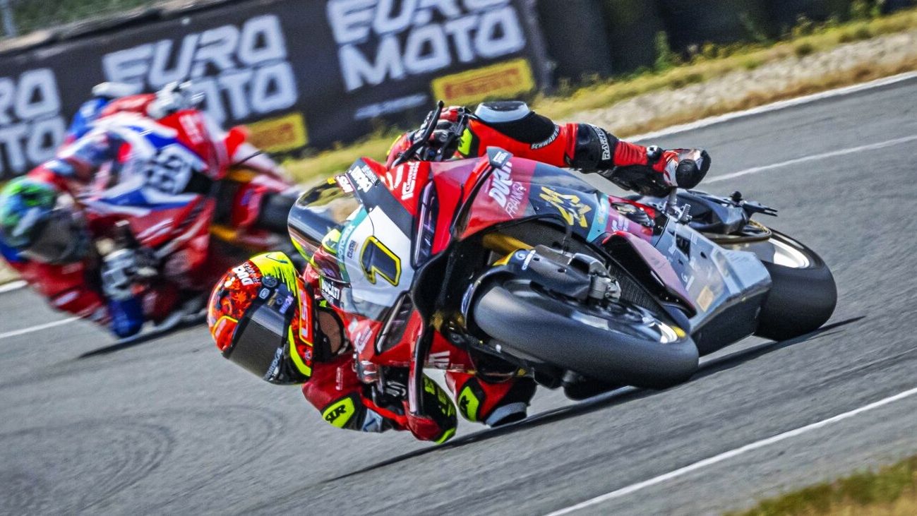 Lukas Tulovic se escapa en el Euro Moto Superbike 2026 con otro doblete arrollador