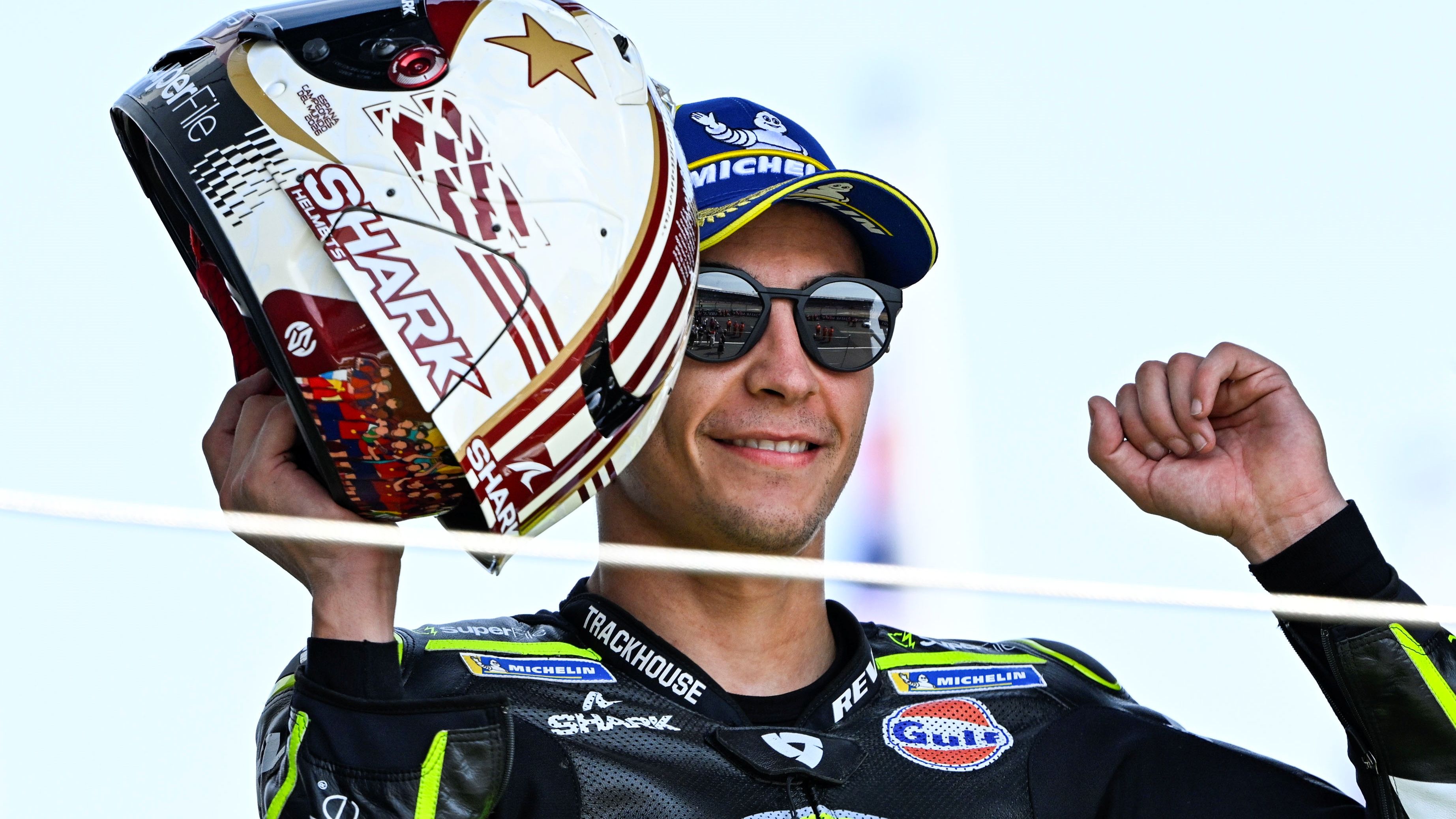 Raúl Fernández celebra su victoria en Silverstone