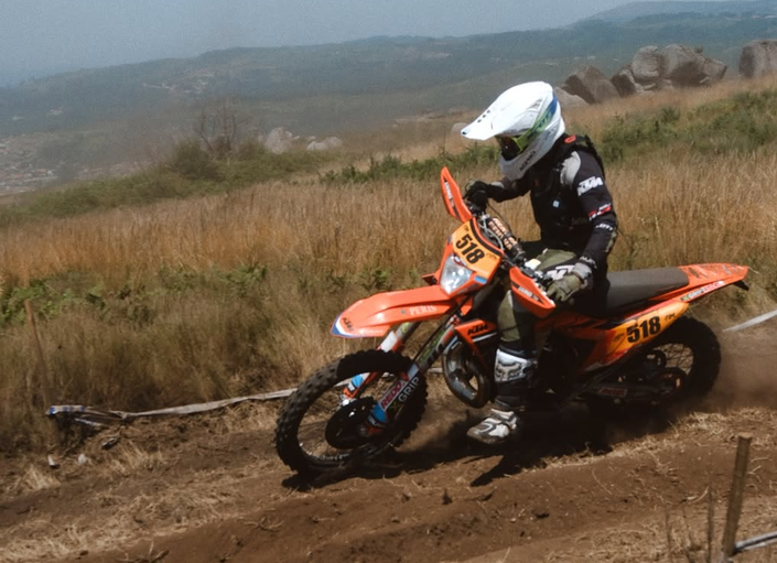 Jordi Quer conquista el título de Campeón del Mundo Enduro Open 2T 2026