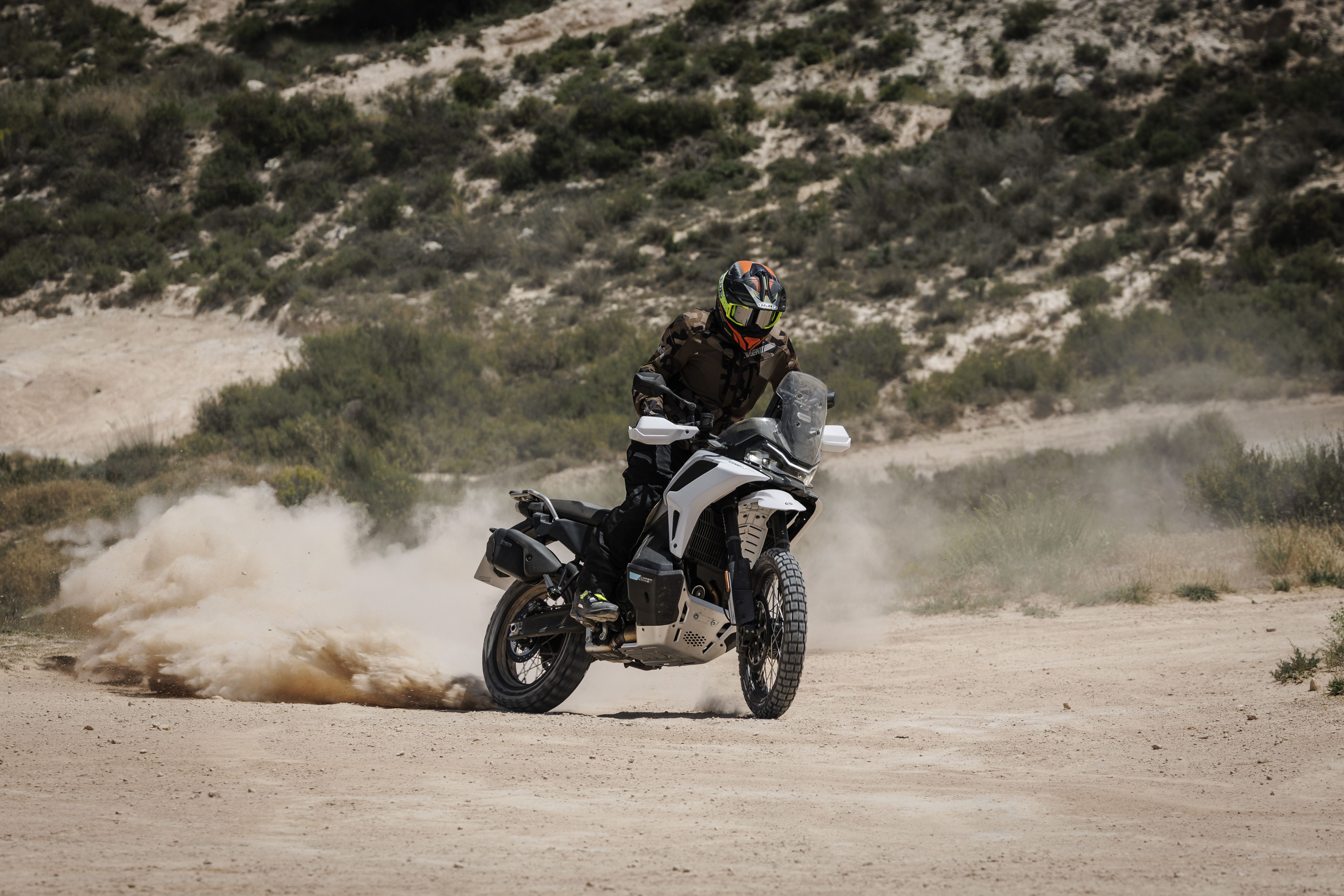 Test CFMoto 1000 MT-X. La maxi trail de menos de diez mil euros