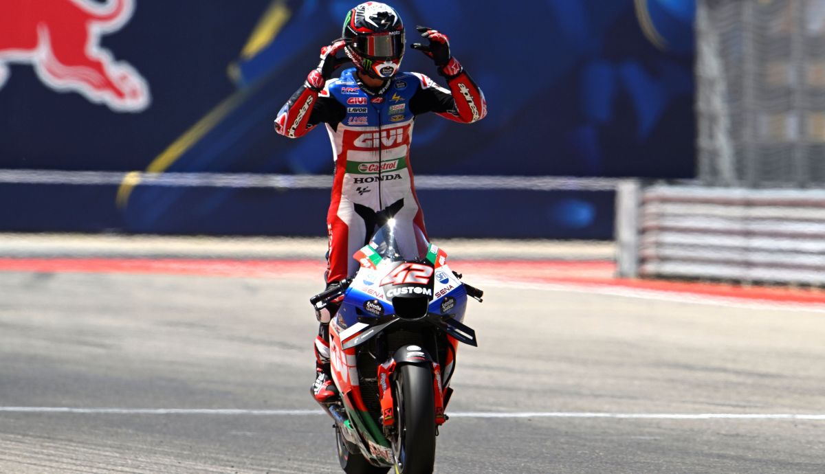 Álex Rins celebra su inesperada victoria en COTA 2023
