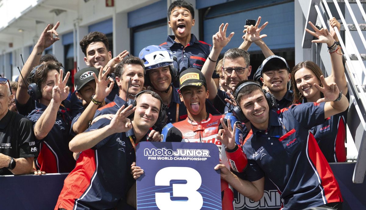 El filipino Alfonsi Daquigan celebra su primer podio en la European Talent Cup