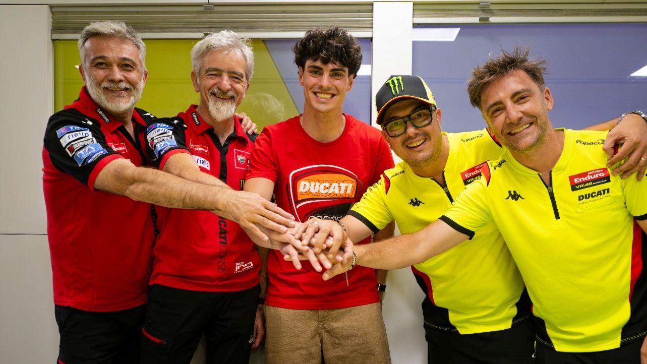 Fermín Aldeguer correrá en el VR46 hasta MotoGP 2028 como piloto oficial Ducati Corse