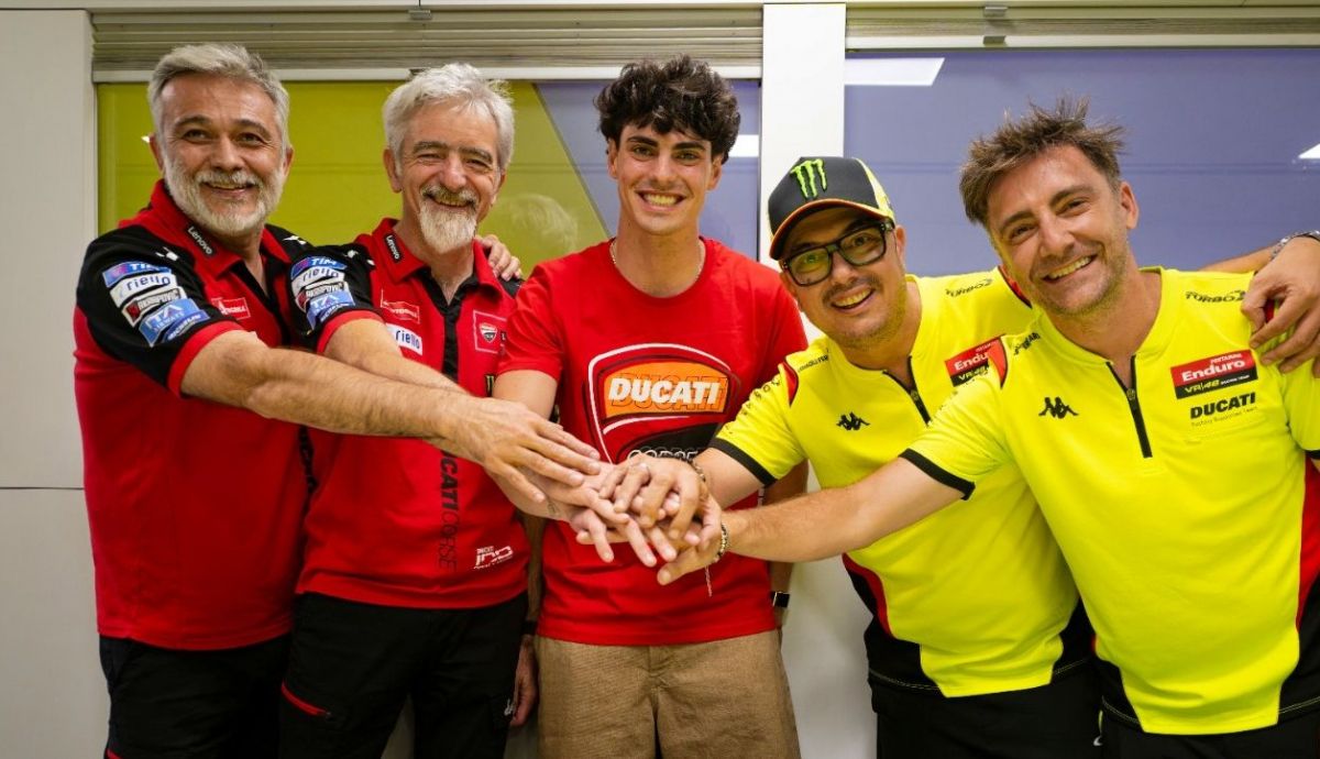 Fermín Aldeguer correrá con una Ducati oficial en el VR46 Racing Team hasta MotoGP 2028
